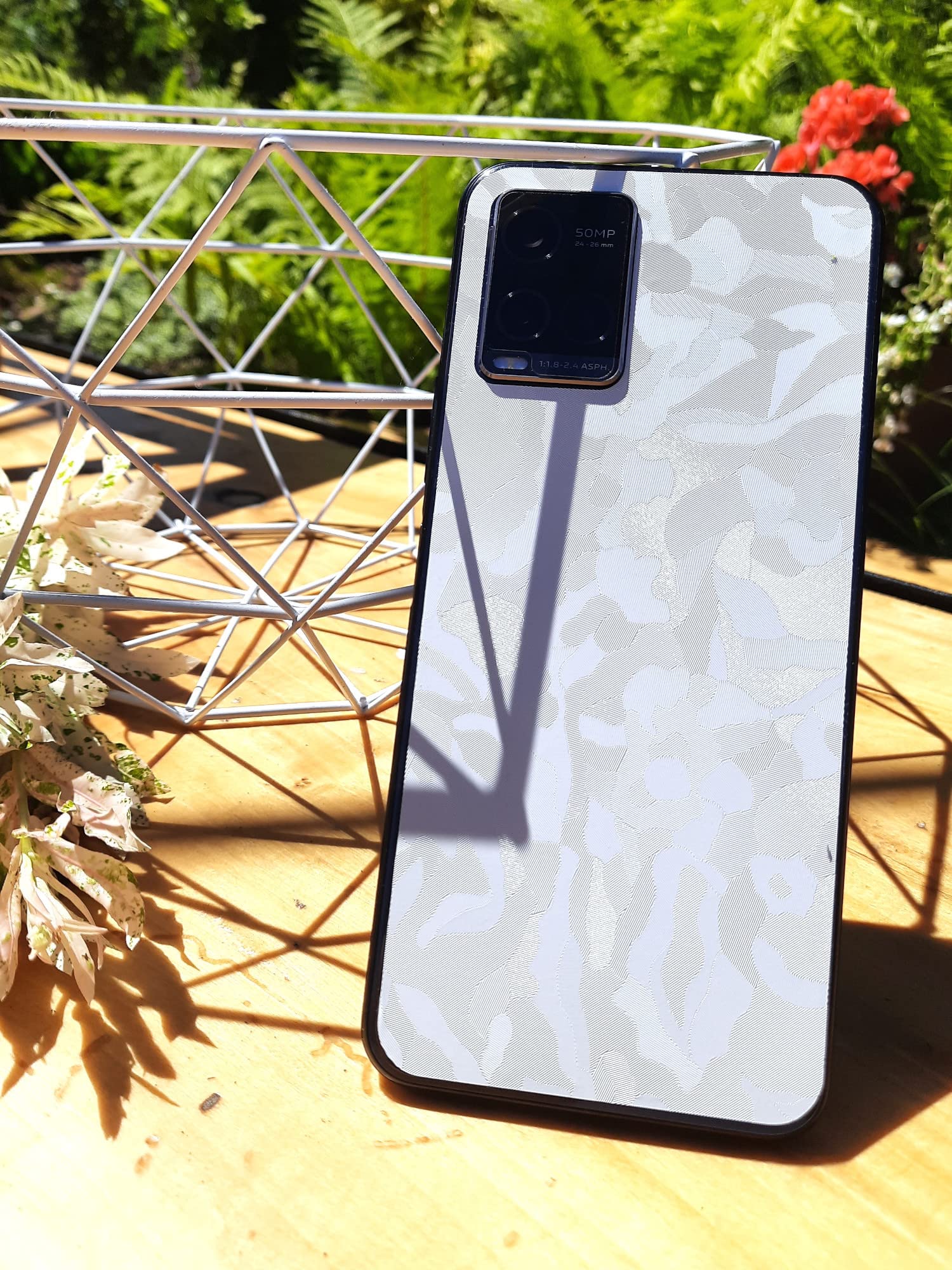 Apgo Skin Für TCL 40 XE 5G – Schutzfolie Mit Tigerwood-Optik, Kratzfest & Einfach Anzubringen