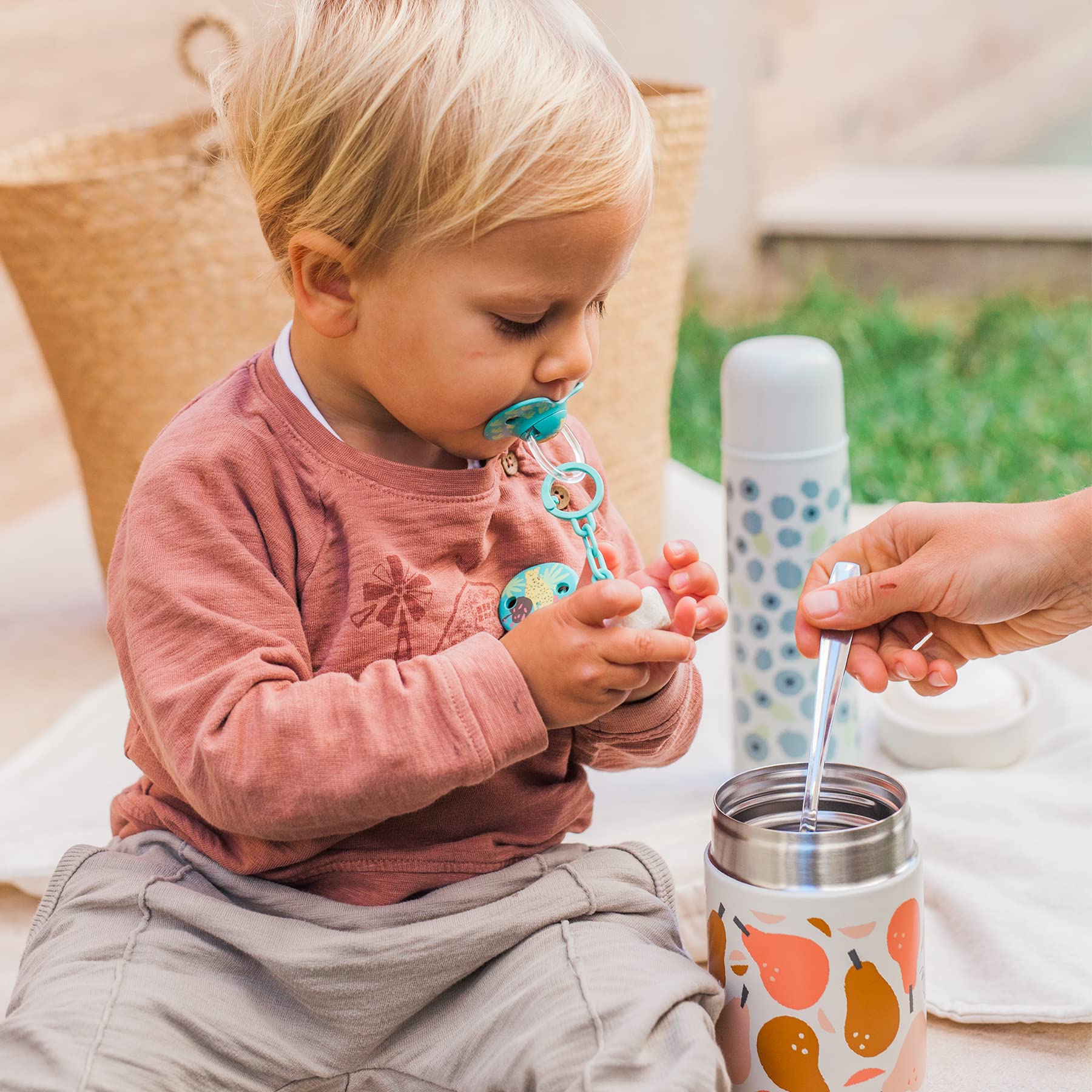 Suavinex, Bouteille Isotherme, Thermos Bébé 100% Inox. Maintient la Température Pendant Plus de 6 Heures. Hermétique, Fermeture Par Pression. Qualité et Résistance. 500 ml, Myrtille, Couleur Bleue