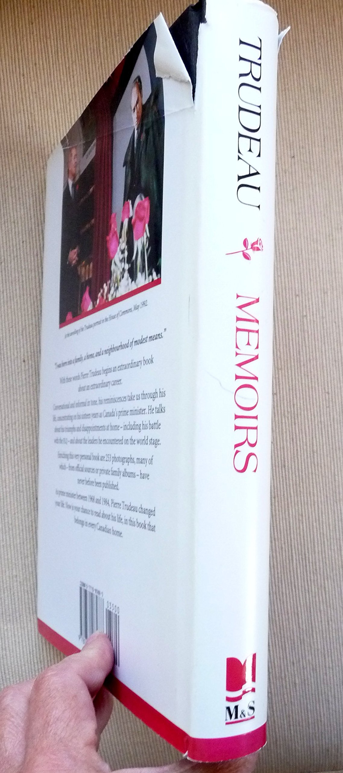 Memoirs [Hardcover] Pierre Elliott Trudeau and Thomas S. Axworthy - PT01