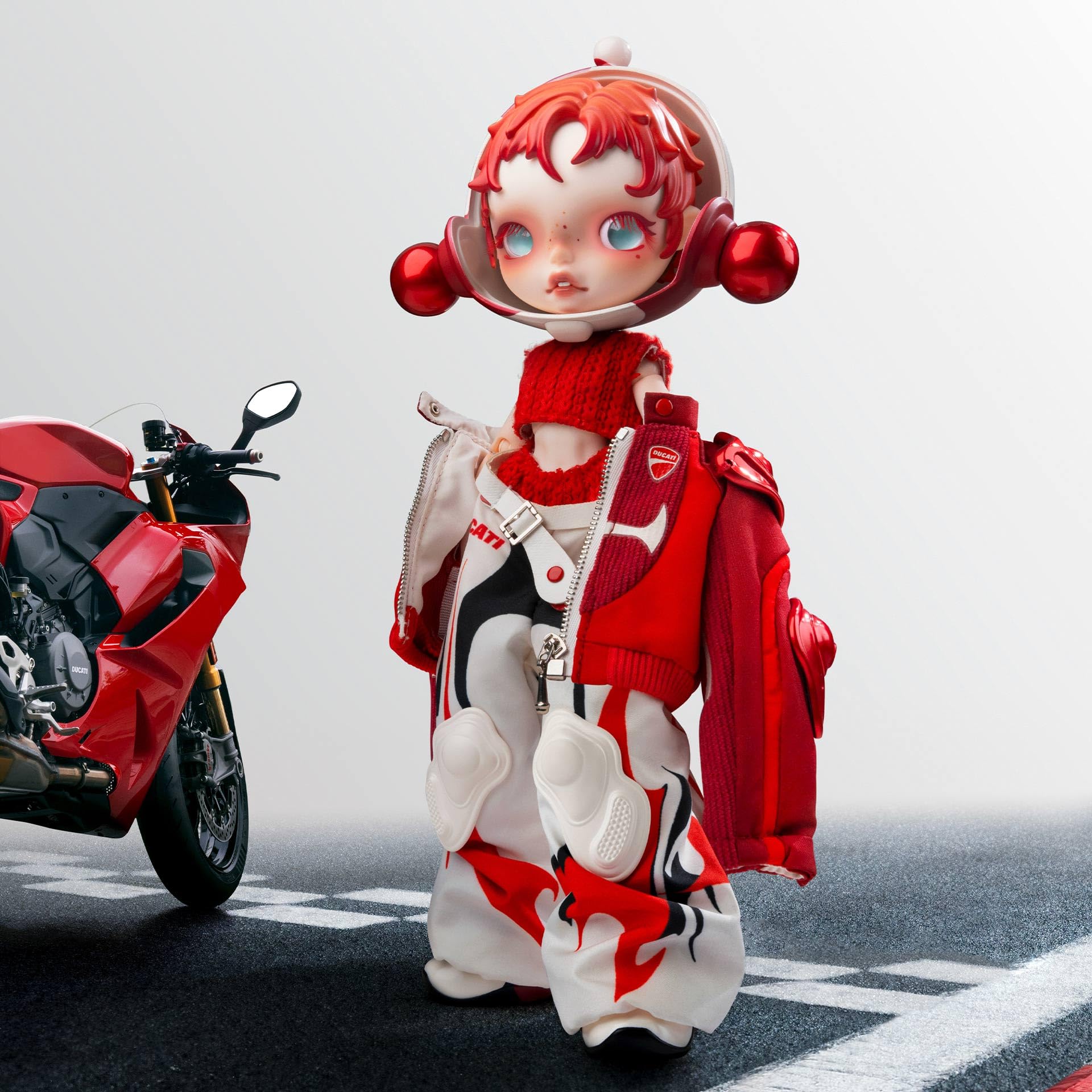 SKULLPANDA × DUCATI 1/6 フィギュア シュリンク付き POP MART SKULLPANDA × Ducati 1/6 Action Figure BJD Doll, Ball