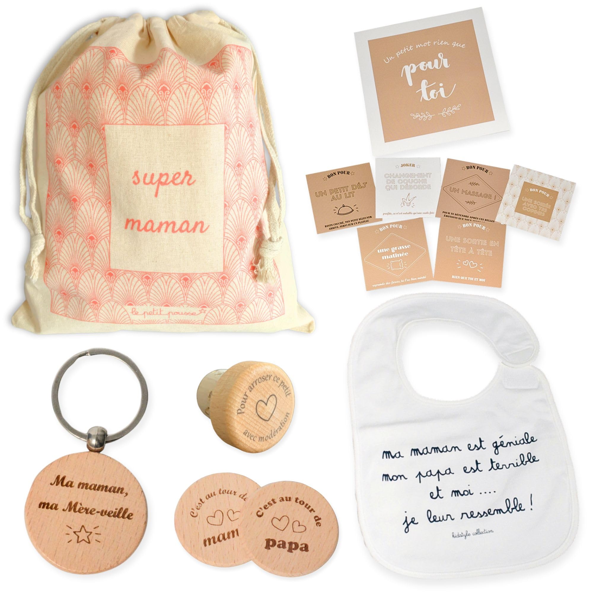Scatola per la mamma con regali morbidi e divertenti per futura e giovane mamma: sacchetto, portachiavi, tappo, token decisionale, bavaglino, pannolino, 6 buoni per carta, carta.