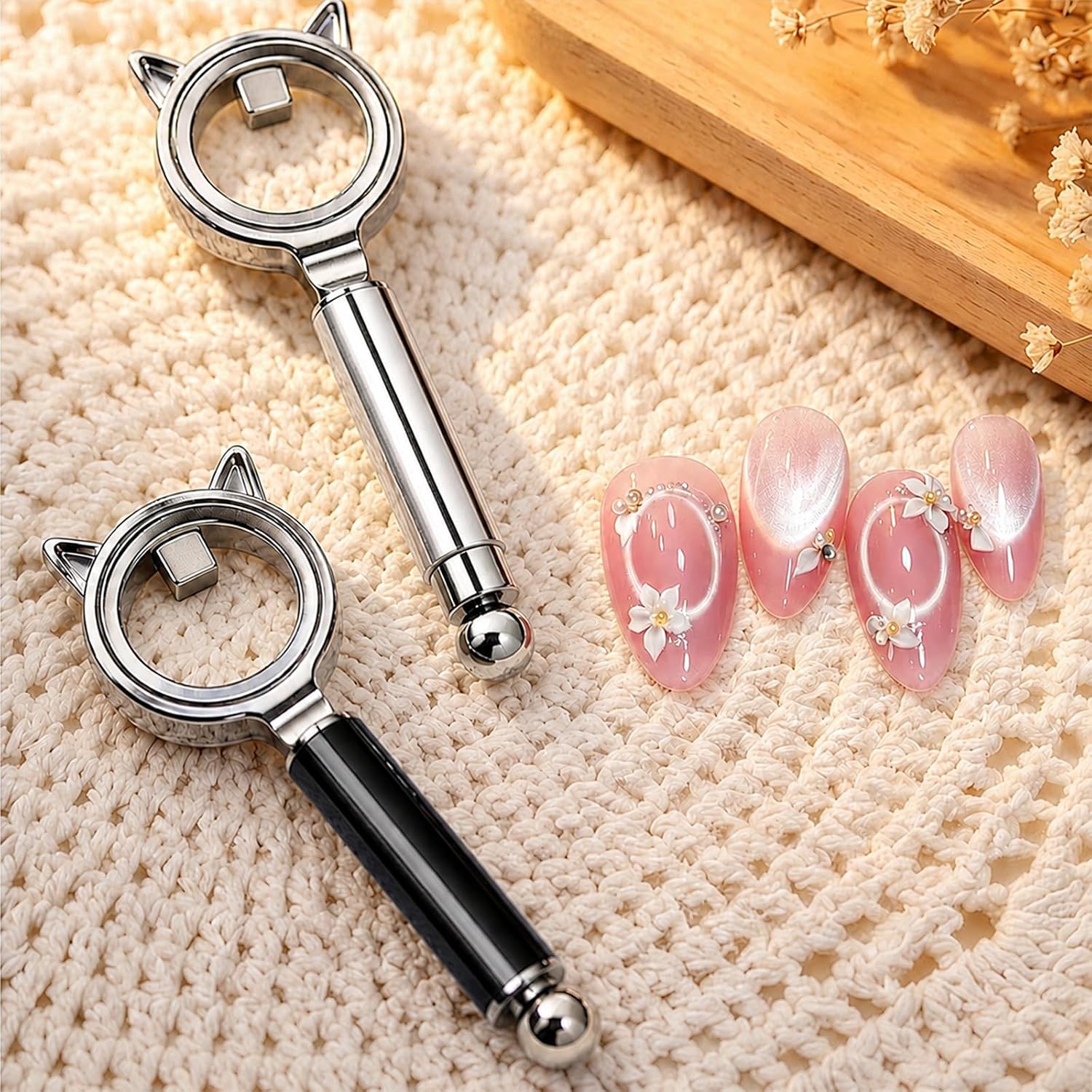 2Pcs Silver Black Dual-Head Cat Eye Nail Magnet, Cat Ring Head with Mini Square Magnet & Cylinder End with 8mm Magnetic Beads for Hollow French Side Light Effect Nail Art Tool