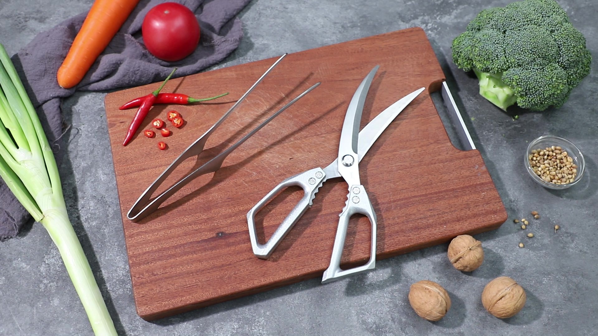 Amazon.com: HUUSK Kitchen Scissors and Cooking Tong Set - Silver