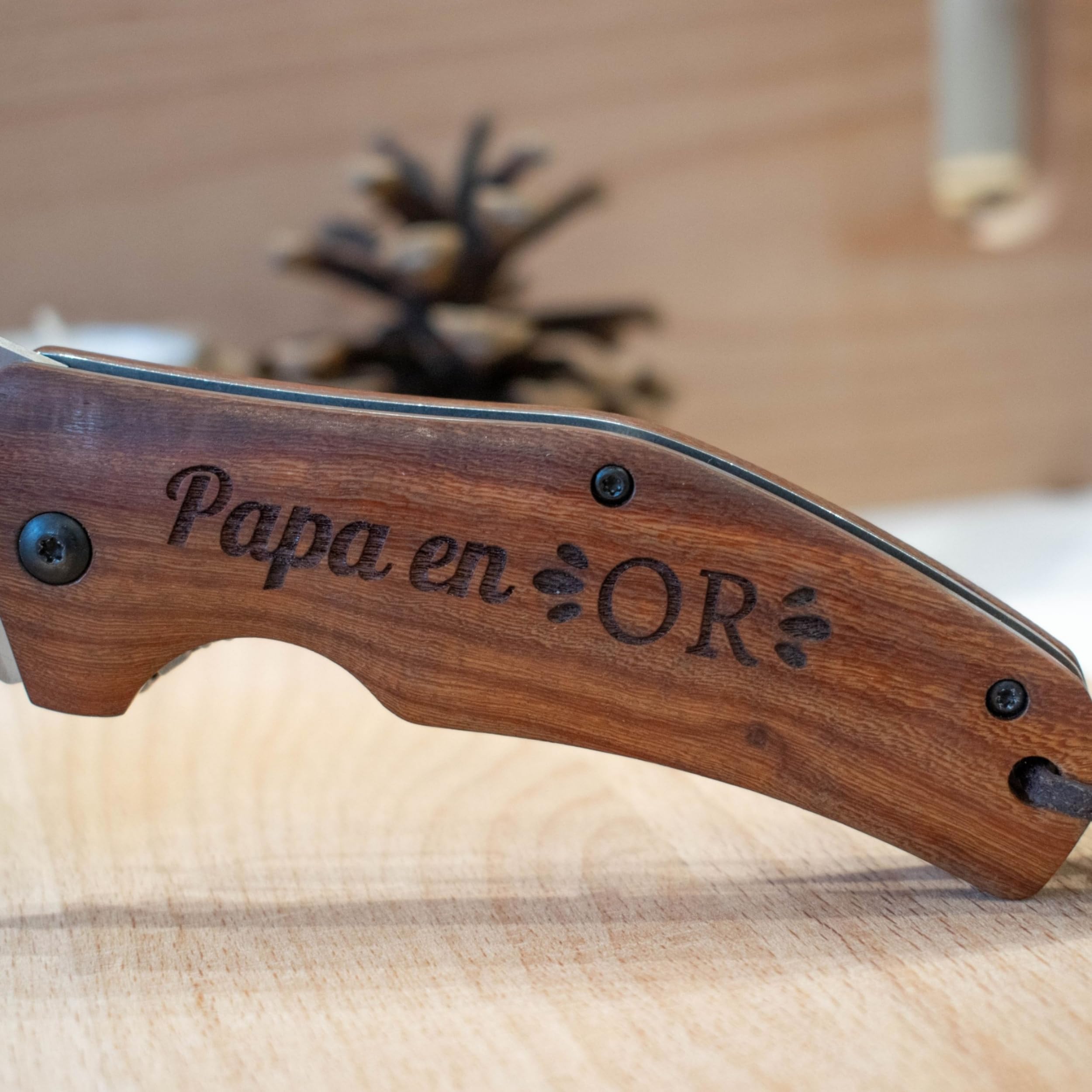 Ernestine - Couteau personnalisé Papa - cadeau papa - idée cadeaux fête des pères - outil nature en bois gravé - papi - couteau loisir pliable - manche gravure laser - acier inoxydable
