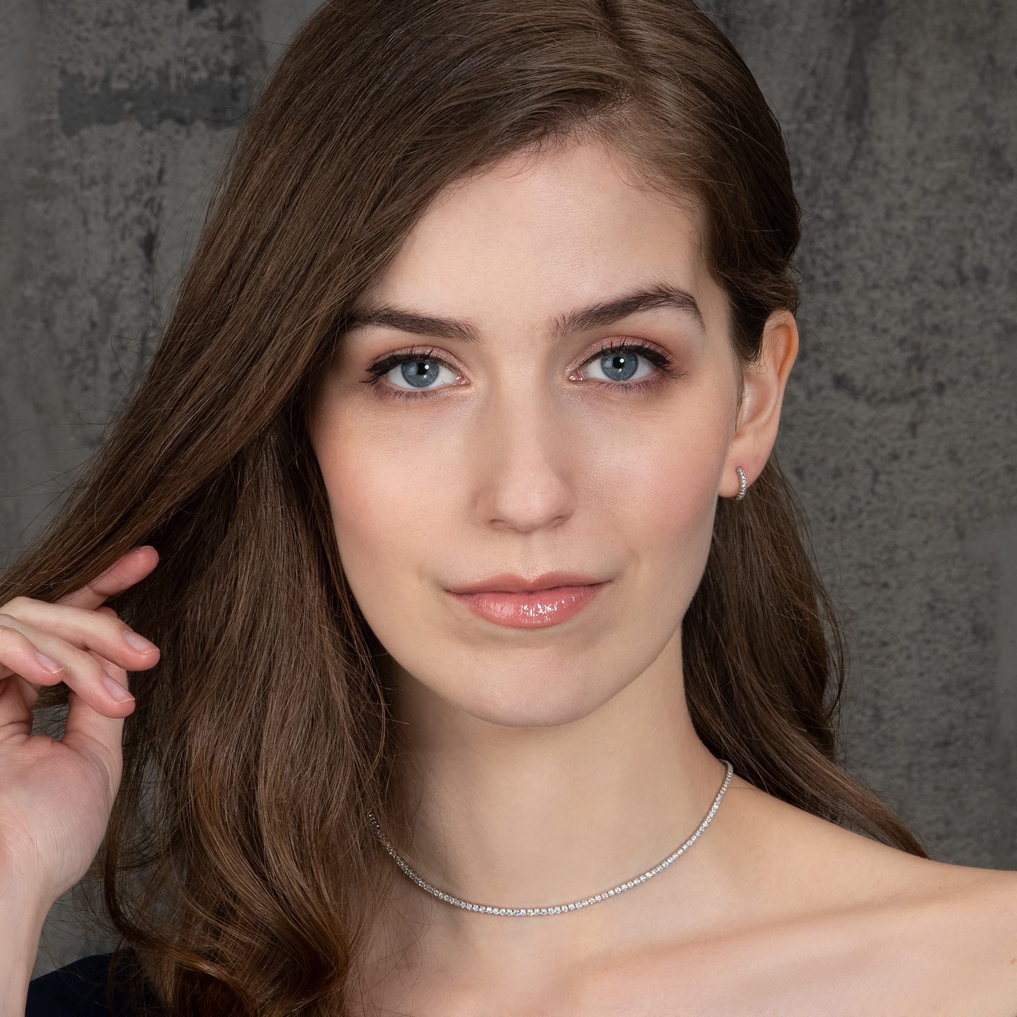 namana Collier Ras de Cou pour Femme et Adolescente, Collier Choker Fin serti de Pierres en Zirconia, Bijoux Femme en Argent ou plaqué Or