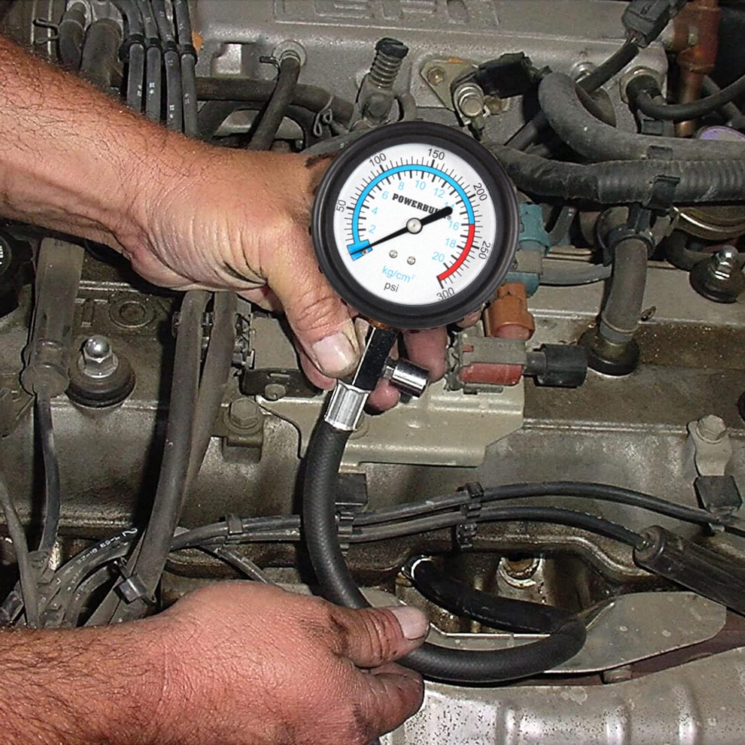 Powerbuilt Compression Tester, 14mm & 18mm Spark Plug Threads, Up to 300 PSI – Fast, Accurate Cylinder Pressure Gauge for Gas Engines – 647000