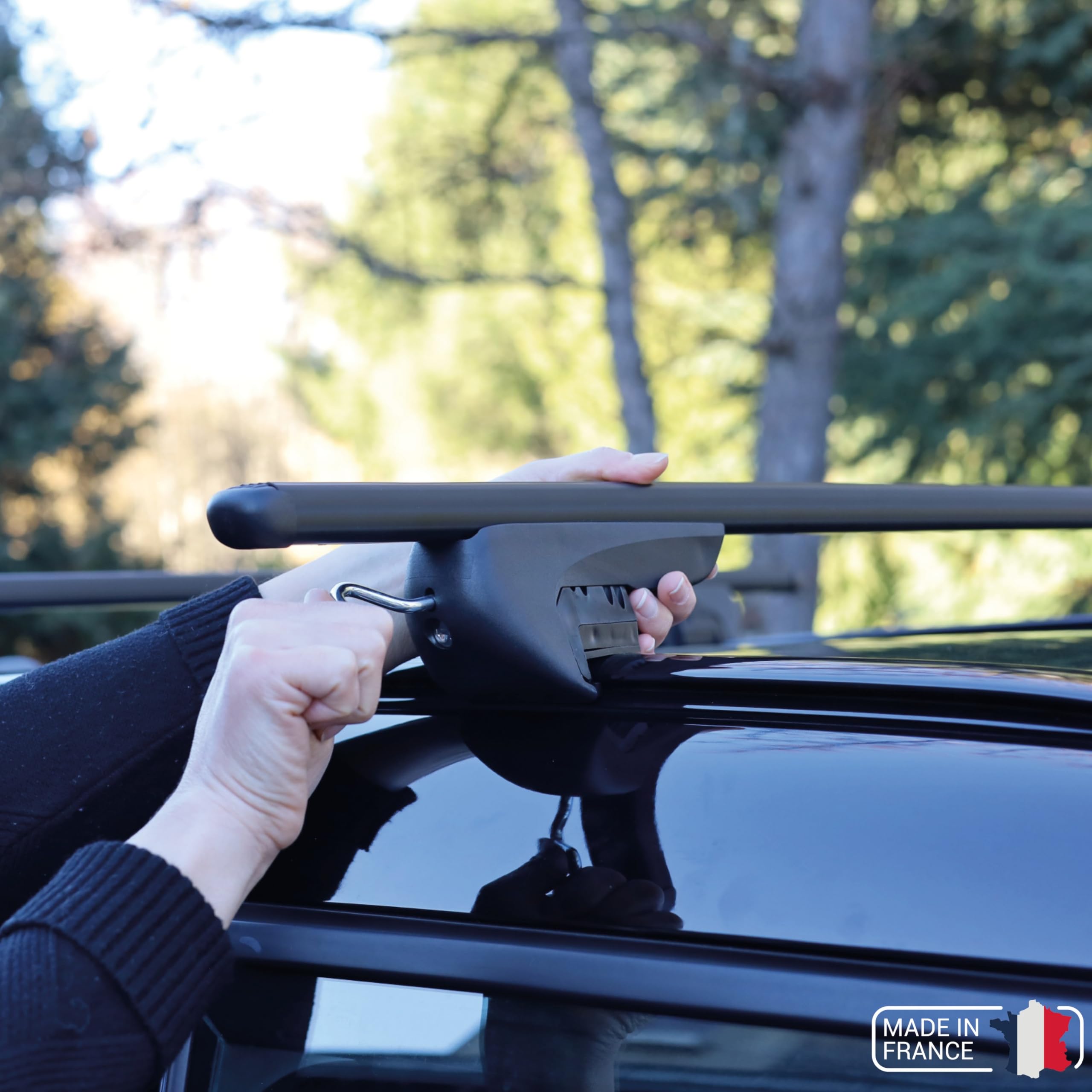 Barres de Toit Polaire Inspiration pour Rails Intégrés (Court) – Acier – Fixation sur Rails intégrés – 135,0 cm – Jusqu’à 75 kg – Barres de Toit prémontées