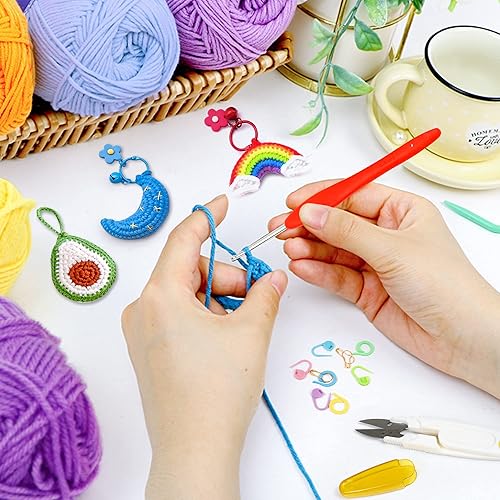 Miniatura 6 de Juego de 20 madejas grandes de hilo acrílico, 105 piezas de ganchillo con ganchos, paquete premium que incluye bolas de hilo de 2000 yardas, agujas,