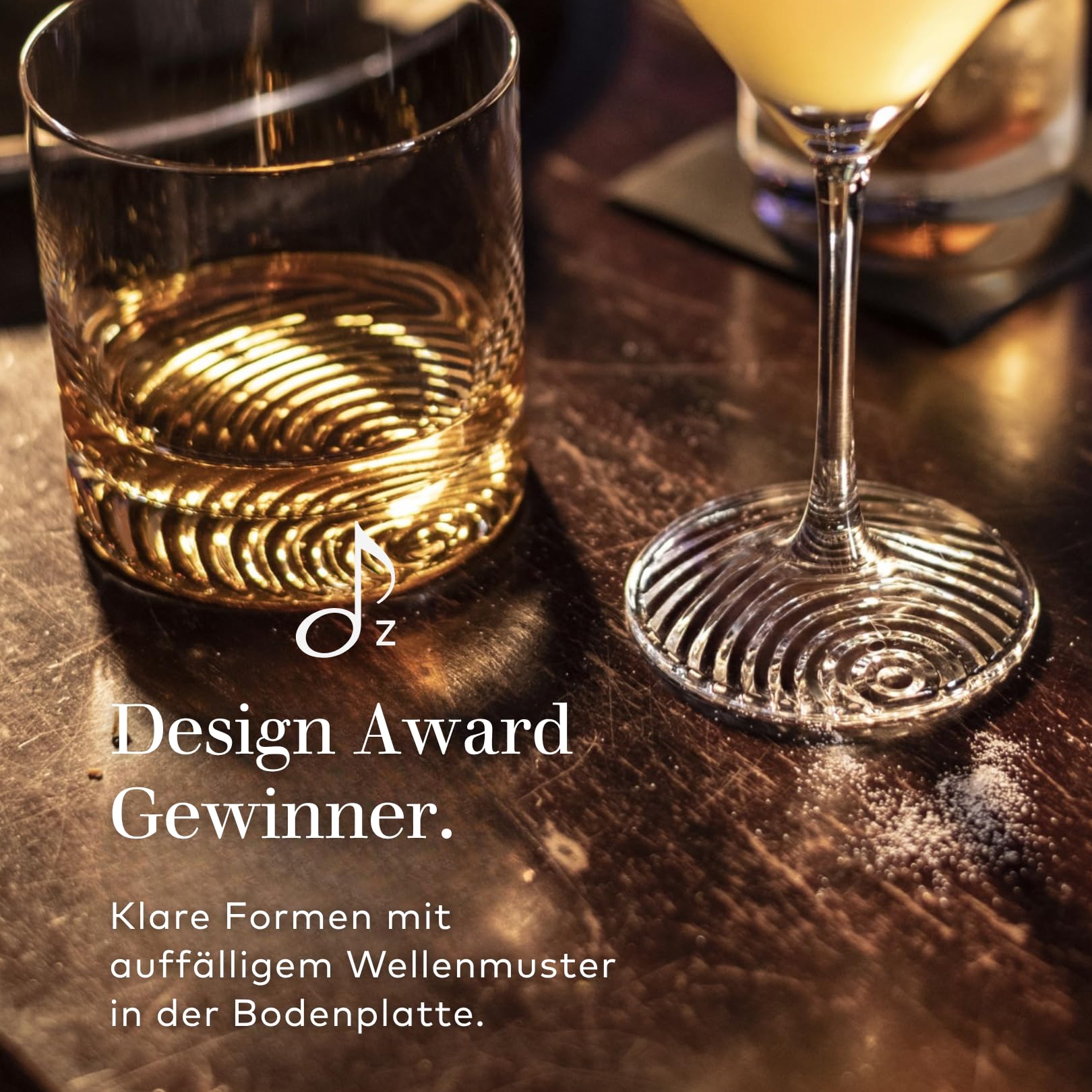 Zwiesel Glas Martiniglas Echo (4-er Set), moderne Martini Gläser mit besonderem Bodenmuster, spülmaschinenfeste Tritan-Kristallgläser, Made in Germany (Art-Nr. 123383)