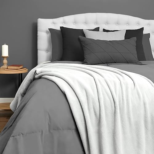 Northwest Ashford Home Essentials - Manta cálida de piel sintética, 50 x 60 pulgadas, color blanco invierno Northwest Ashford Home Essentials - Manta cálida de piel sintética, 50 x 60 pulgadas, color blanco invierno