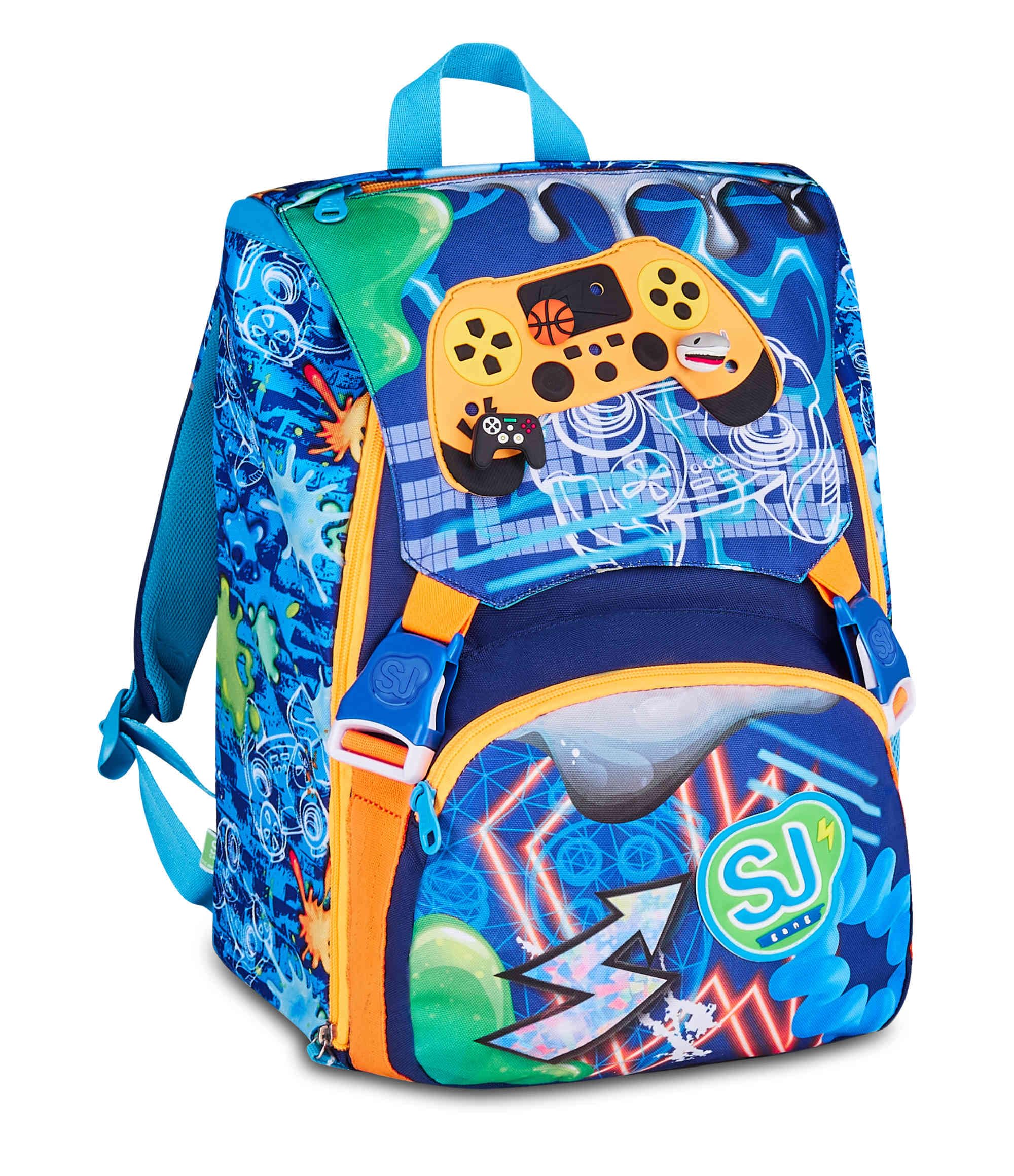 SJ GANG STYLE JAM GANG Zaino Scuola Estensibile JOYFUL PINS BOY, Blu, 24L, Zip Laterali, Inserto controller in gomma e pins amovibili, Tasca frontale, Tasca portaborraccia, Scuola elementare, Bambino