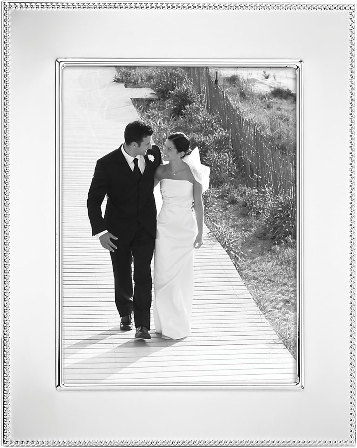 Reed & Barton Reed and Barton Lyndon Silverplate 4" X 6" Photo Frame, 1.15 LB, Metallic