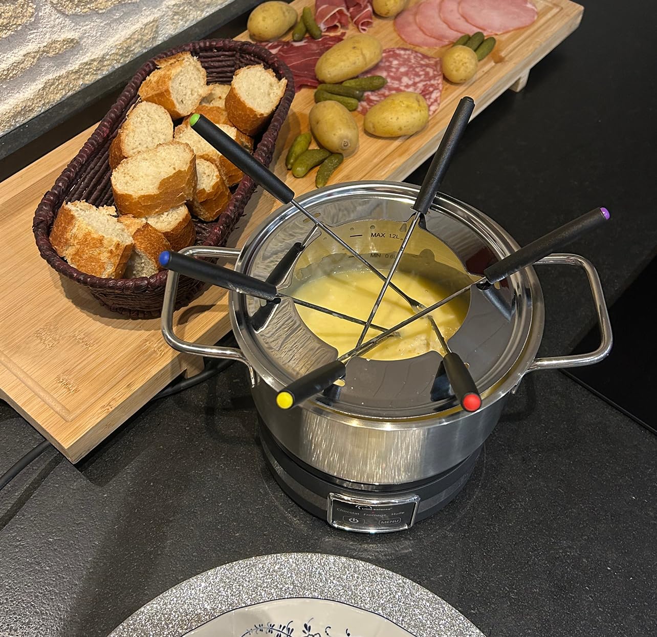 LITTLE BALANCE 8965 Digitale Fondue 8, Appareil à fondue 8 personnes, 3 programmes, Caquelon inox, Compatible induction, 1,2 litres, 1200 W, Noir/Inox