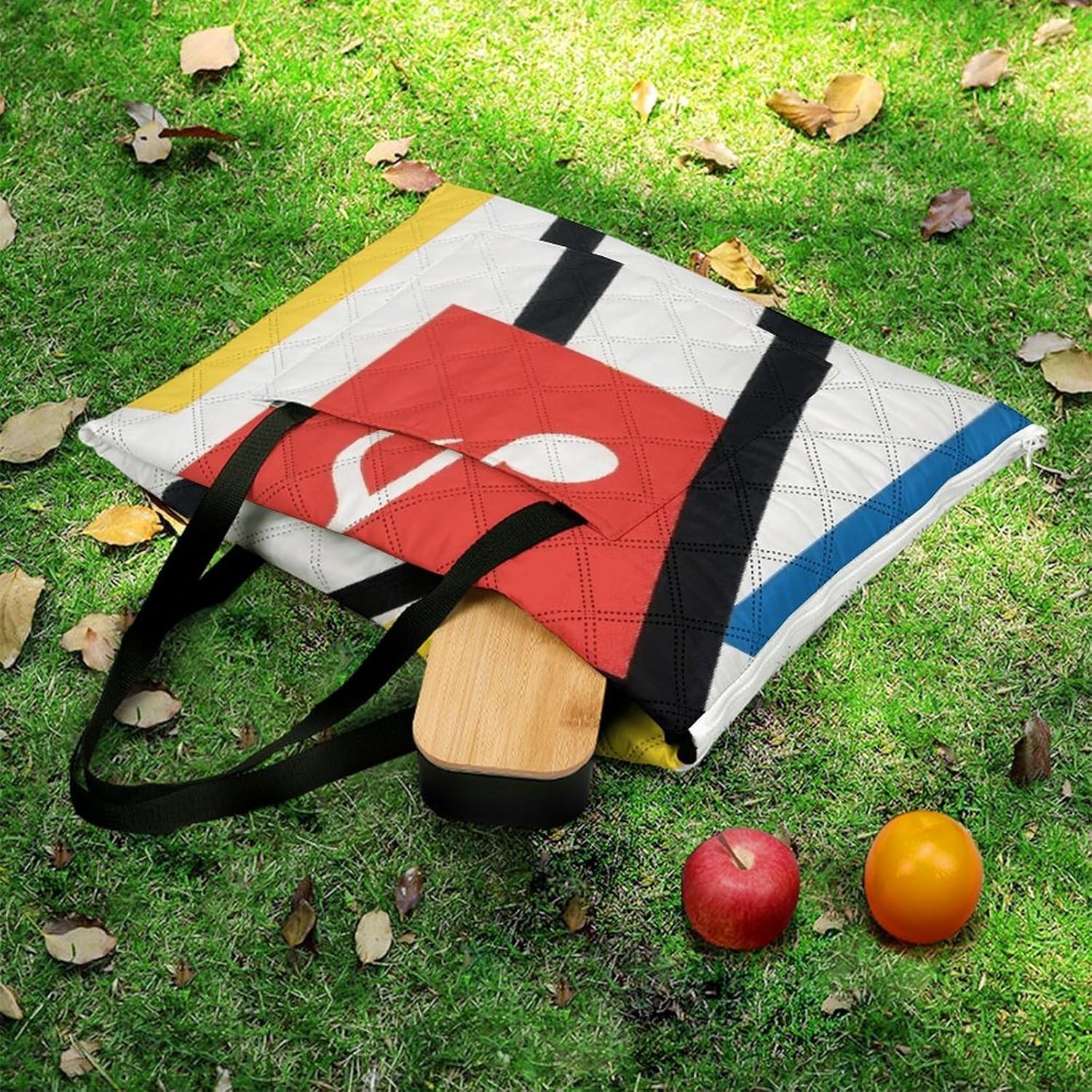 Music Notes Picnic Blanket 150x150cm, Foldable 2-in-1 Picnic Mat and Tote Bag Portable Waterproof Beach Mat Sandproof Outdoor Blanket for Park, Hiking, Beach, Camping, Travel