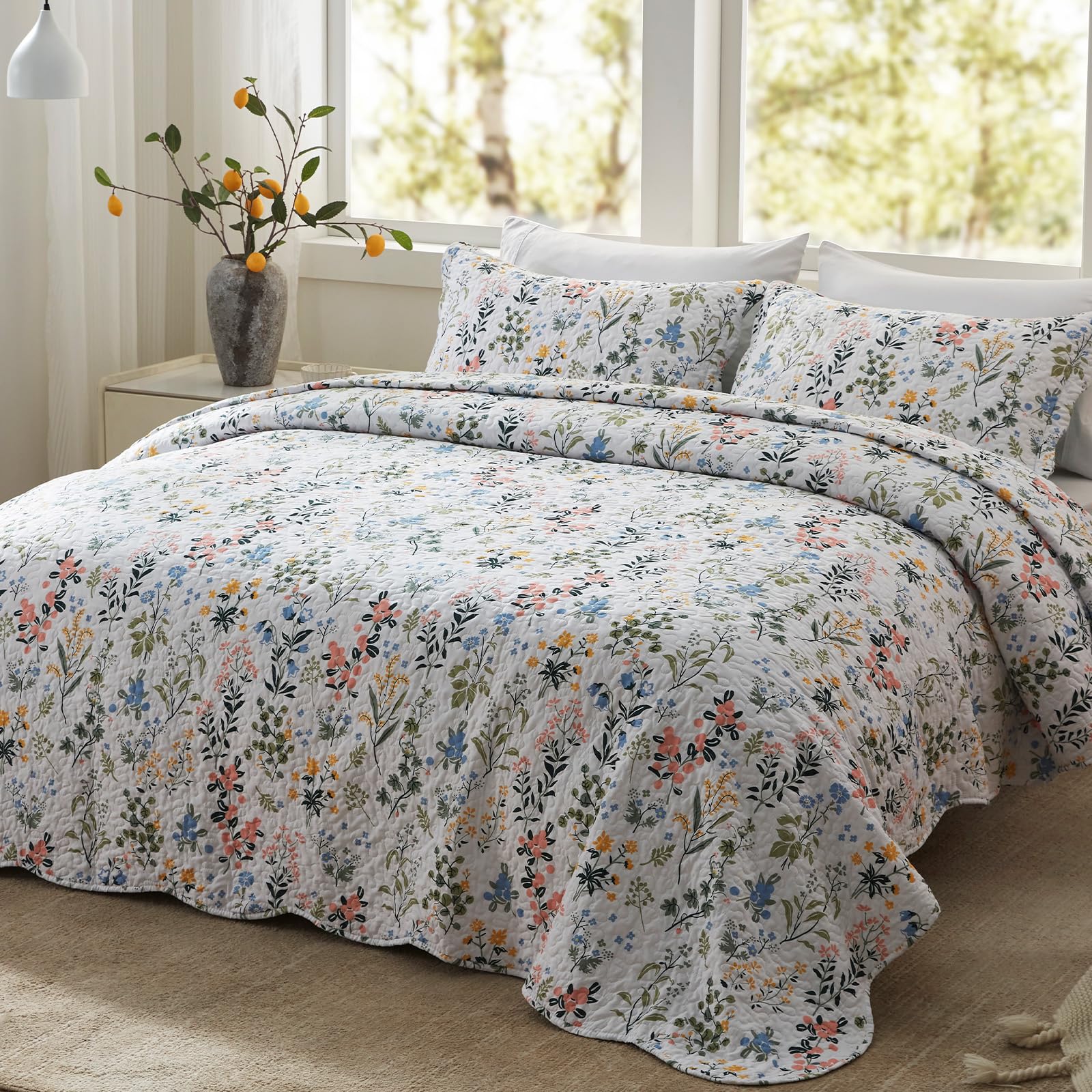 LEAONME 3-Piece Full Queen Size Quilt Set Lightweight Bedspread Coverlet 90''x98'' Garden Style Floral Printed Oversized Bedding Set with Shams for