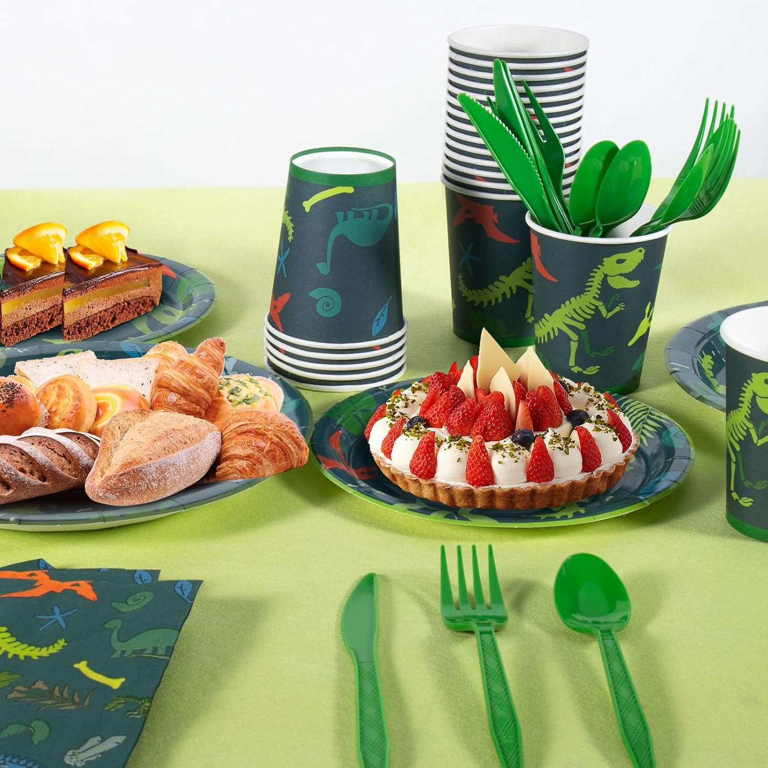 Cecnamt Dinosaur Birthday Decorations, 170 Pcs Dinosaur Party Supplies Including Banner, Plates, Cups, Napkins, Cutlery and Tablecloths, Serves 24