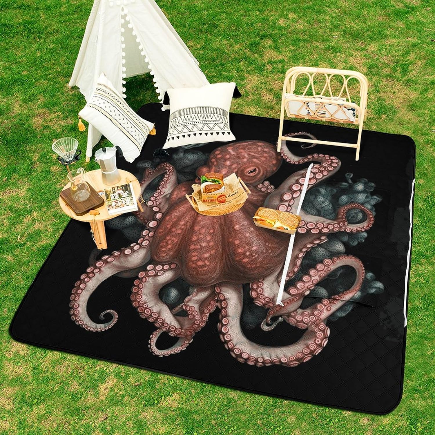 Picnic Blankets Waterproof and Foldable Picnic Beach Mat Portable Octopus Intertwined Camping Blanket for Camping, Park, Beach