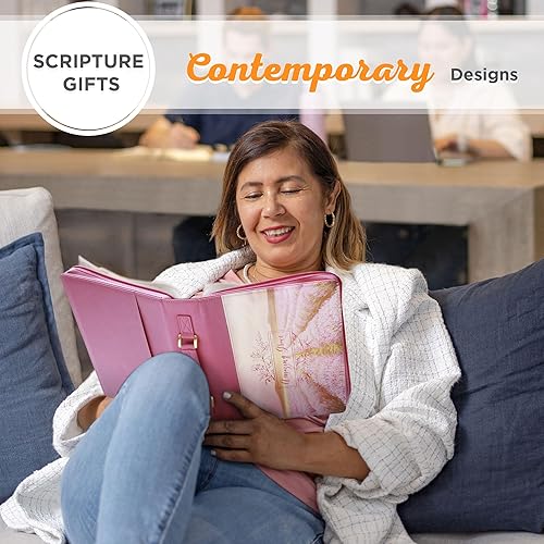 Miniatura 10 de Christian Art Gifts Funda para Biblia de moda Amazing Grace Scenic de piel sintética, rosa, mediana