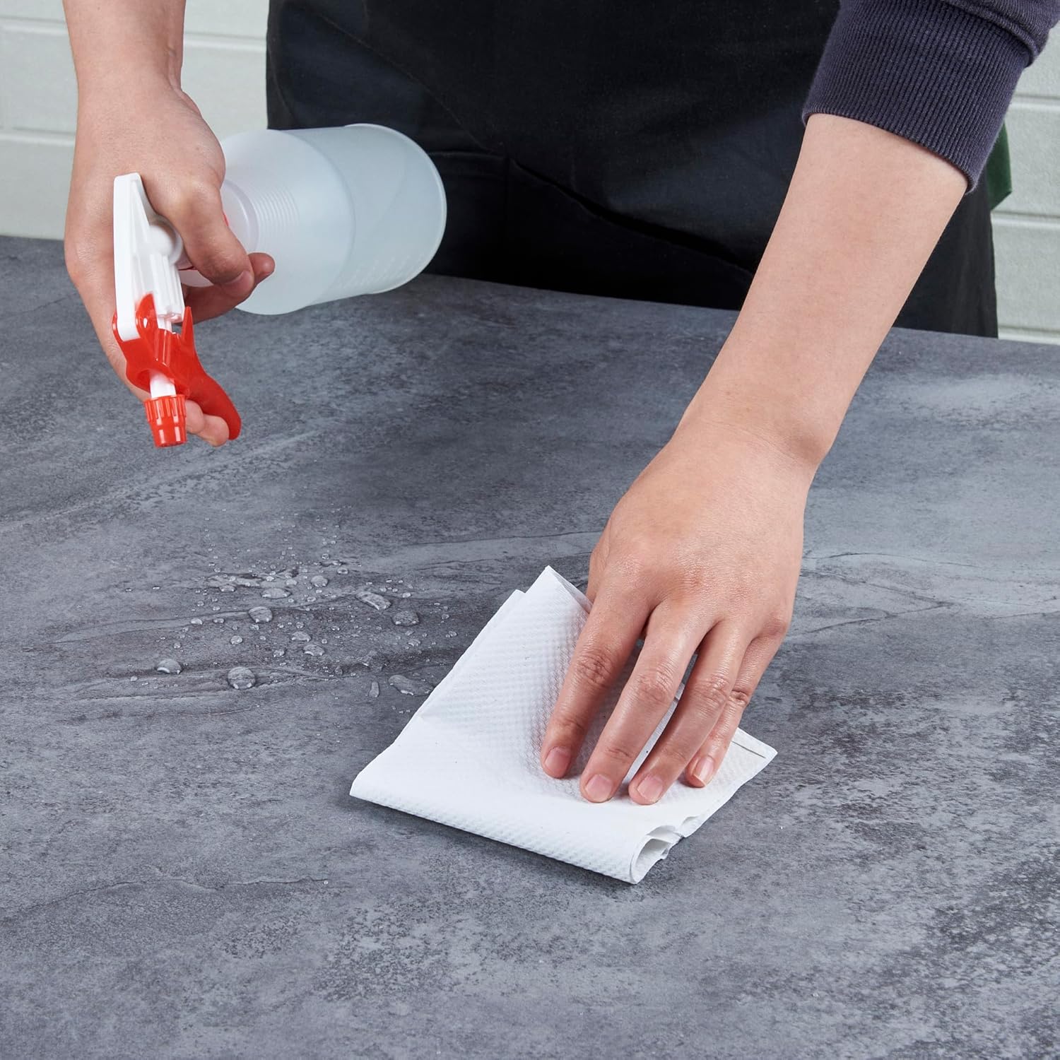 Restaurantware Multifold Paper Towels 4000 Pack of 9.5 x 9.25 Inch Absorbent Hand Drying Towels Spill Cleaning Disposable White