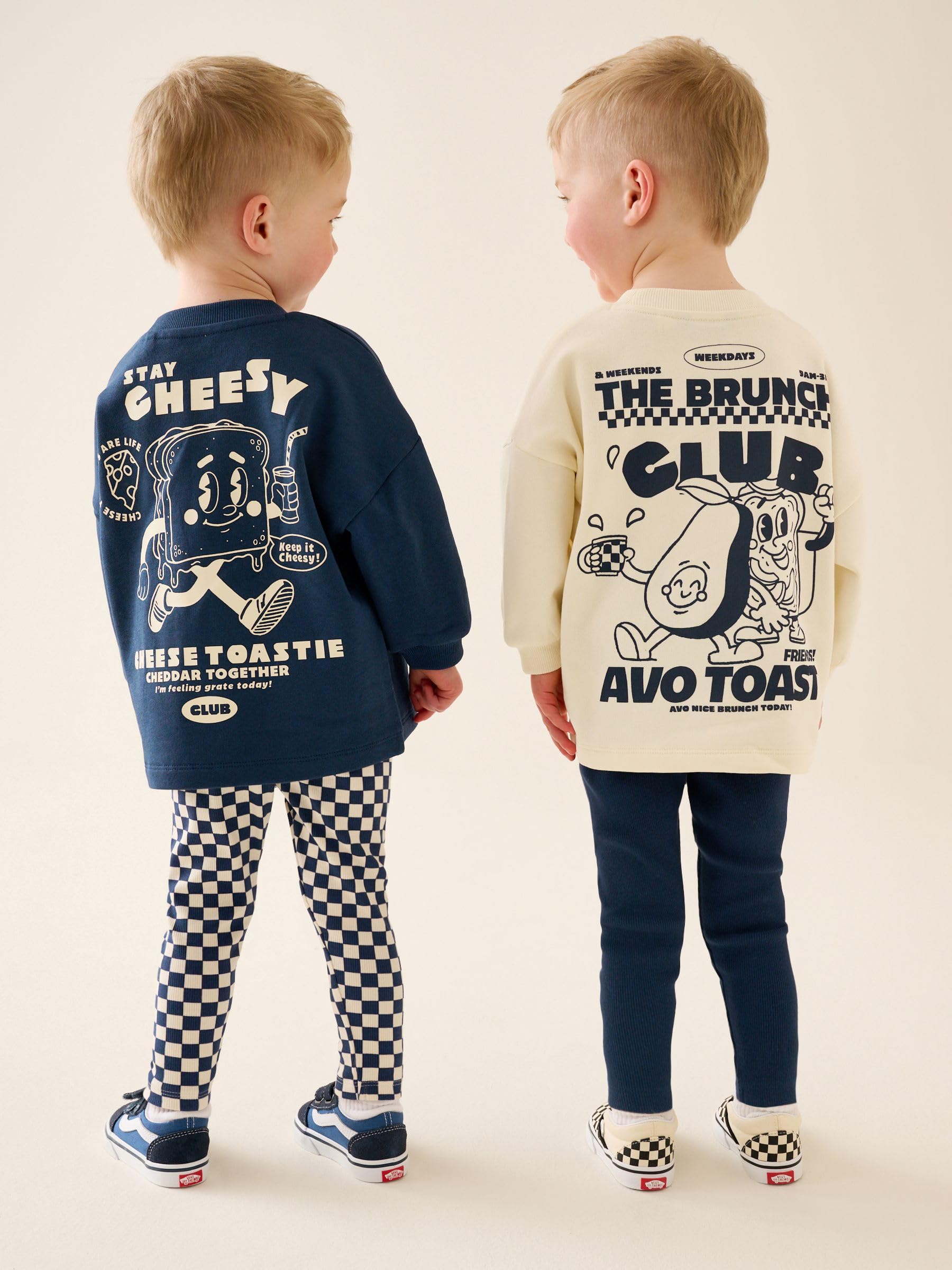 NEXT Jungen T-Shirts und Jogginghosen, 4-teiliges Set