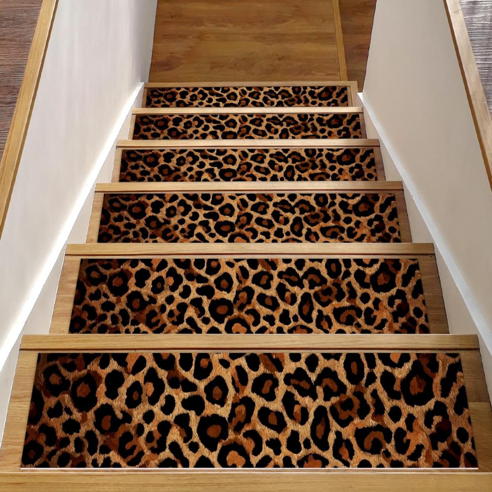 Tapis d'escalier antidérapant léopard pour sécuriser vos marches