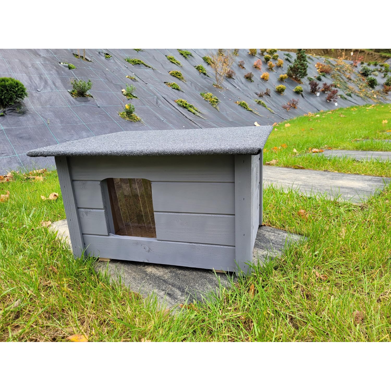 Isolierter Holzzwinger für kleine Hunde und Katzen aus Fichtenholz, OSB-Boden, Isolierte Wände (Grau)