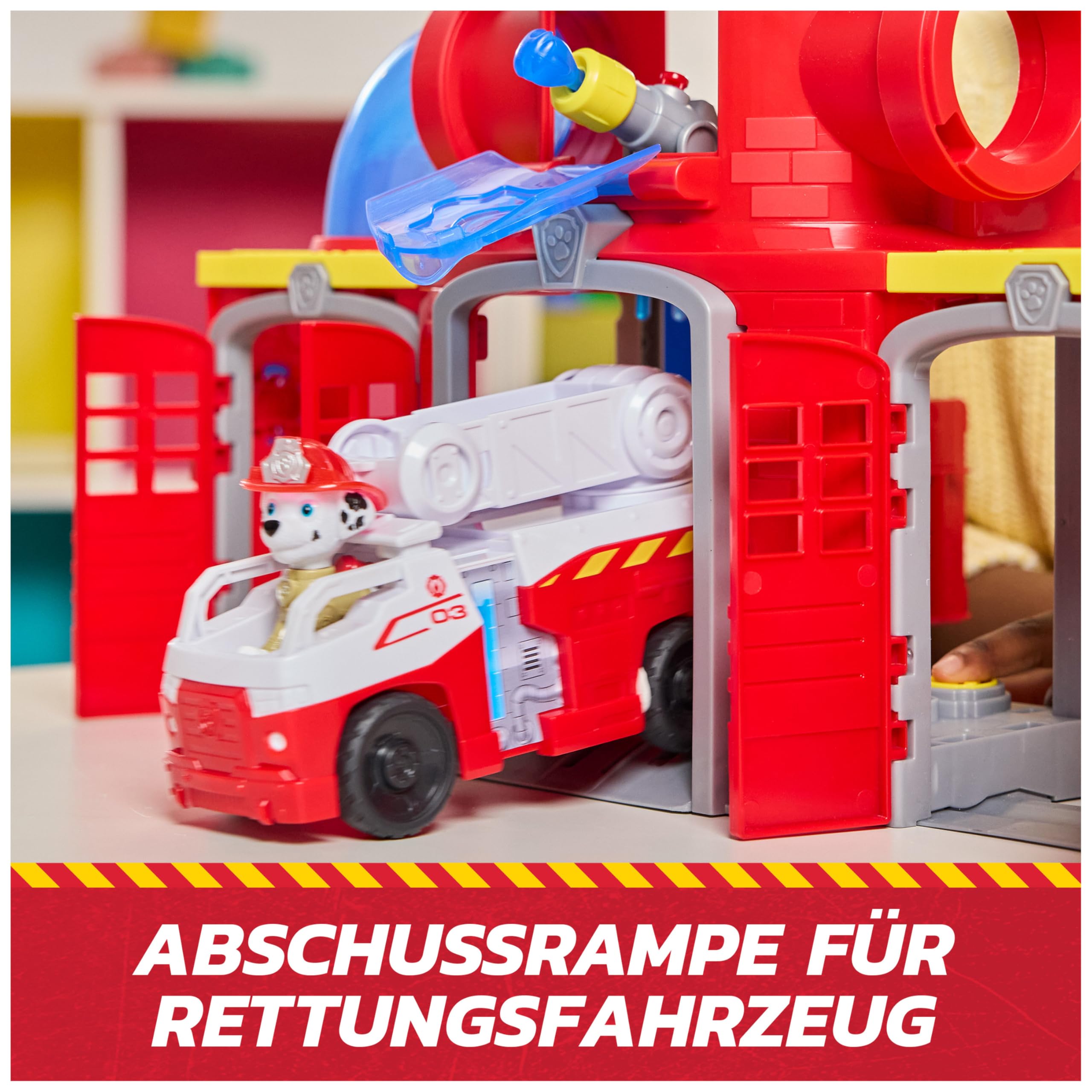 PAW PATROL – Fire Rescue Feuerwehr-Station mit Licht- und Soundeffekten, Wasserkanone, Rutschstange und Startrampe, ca. 38 cm, inkl. Marshall-Figur und Feuerwehrauto, für Kinder ab 3 Jahren