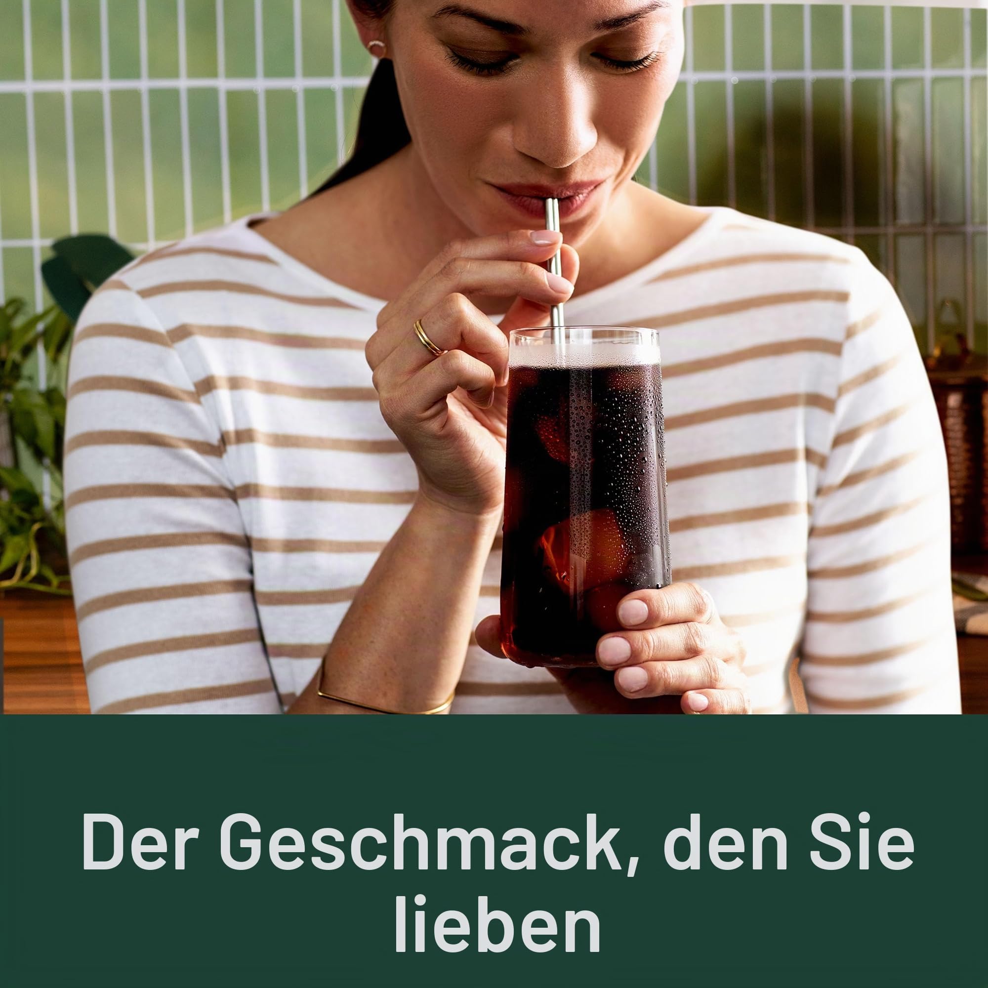 Starbucks Cold Brew Kaffee-Konzentrat, Madagaskar-Vanille aromatisierter Eiskaffee, 900 ml