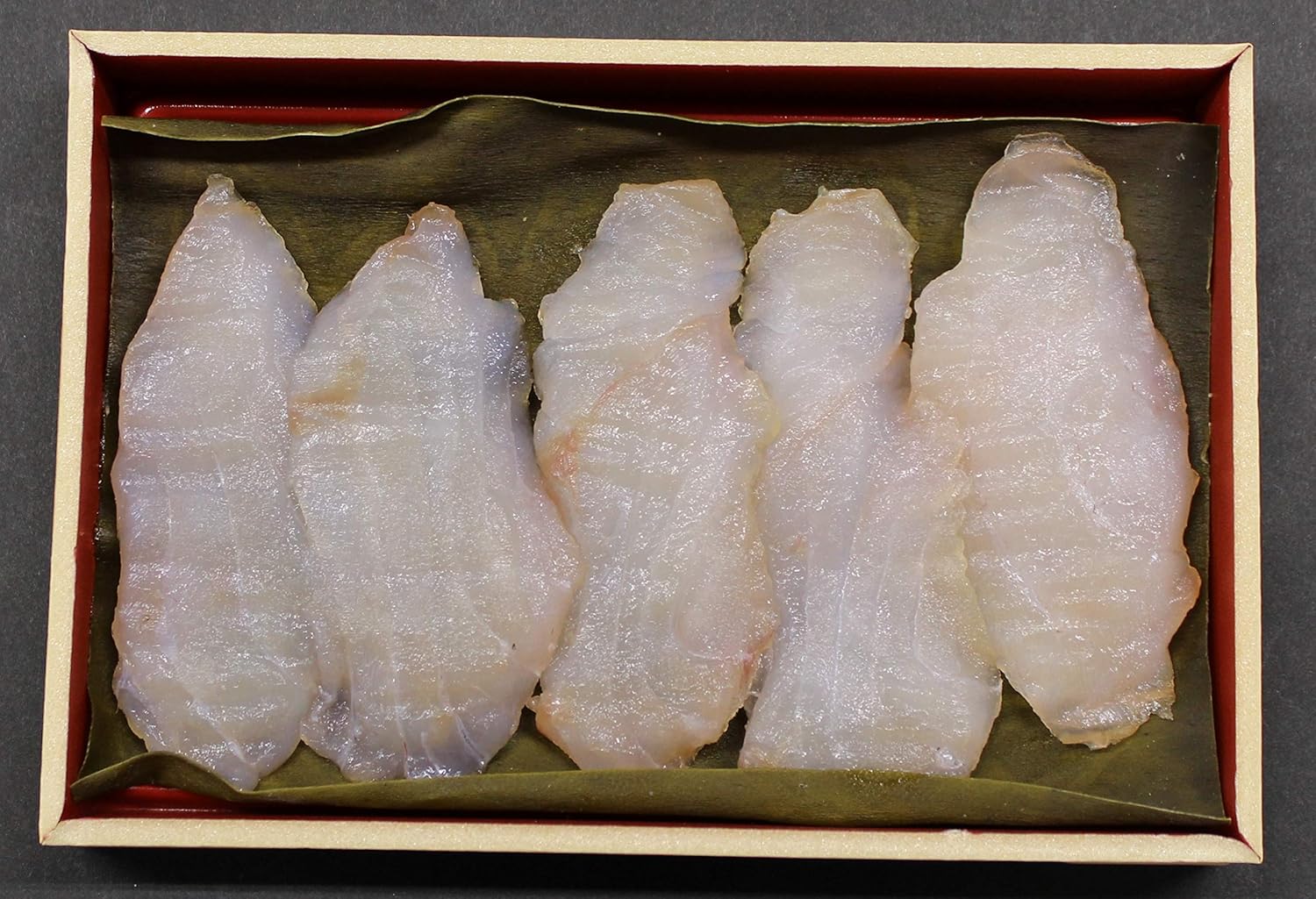 市場 真鱈 真ダラの昆布締め お刺身 80g 鱈 たら 北海道産 刺身 タラ 昆布
