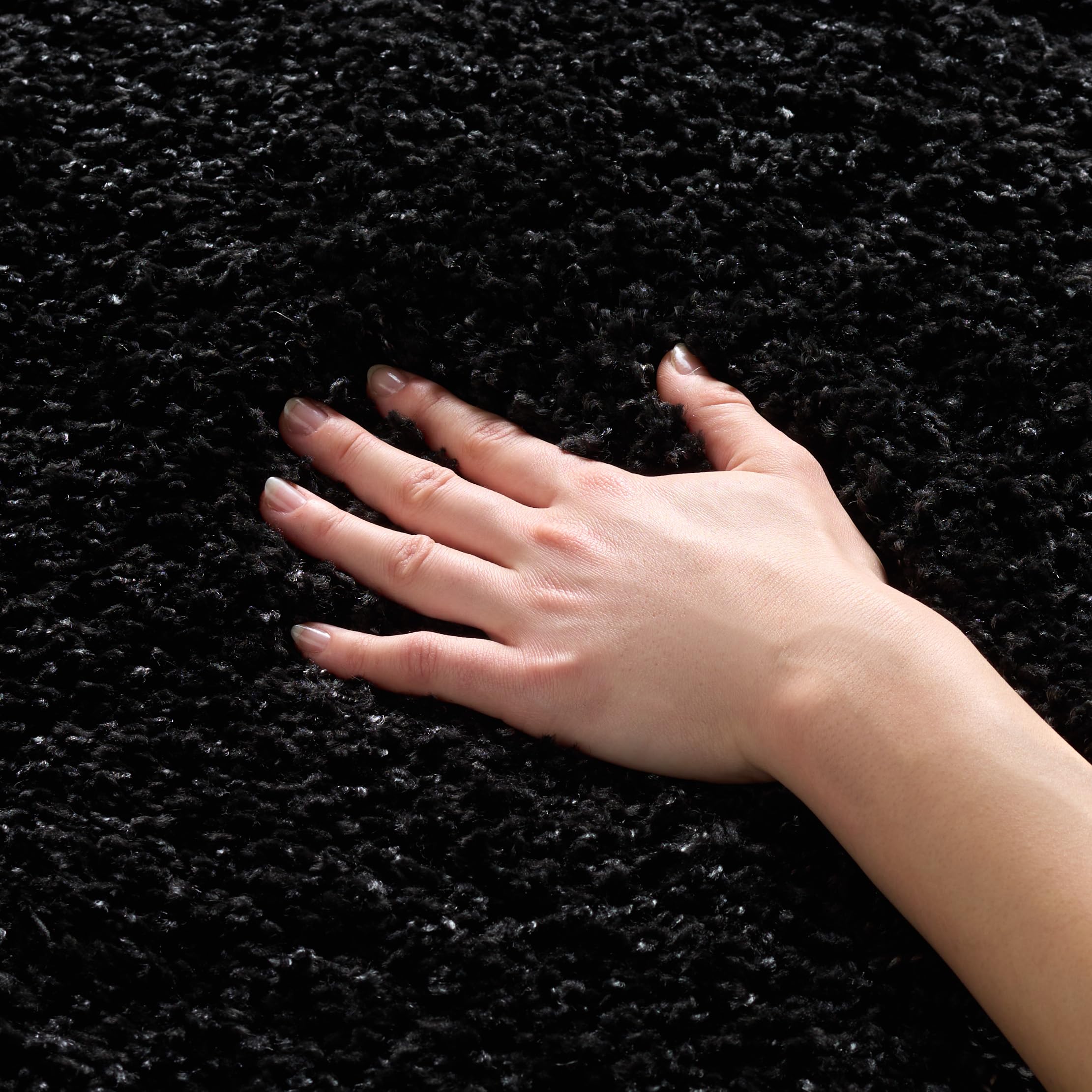 SAFAVIEH Area Rug 4x6 - California Shag Collection - Black, Non-Shedding & Easy to Clean, Ultra Plush Thick Pile, Ideal for Living Room, Bedroom,