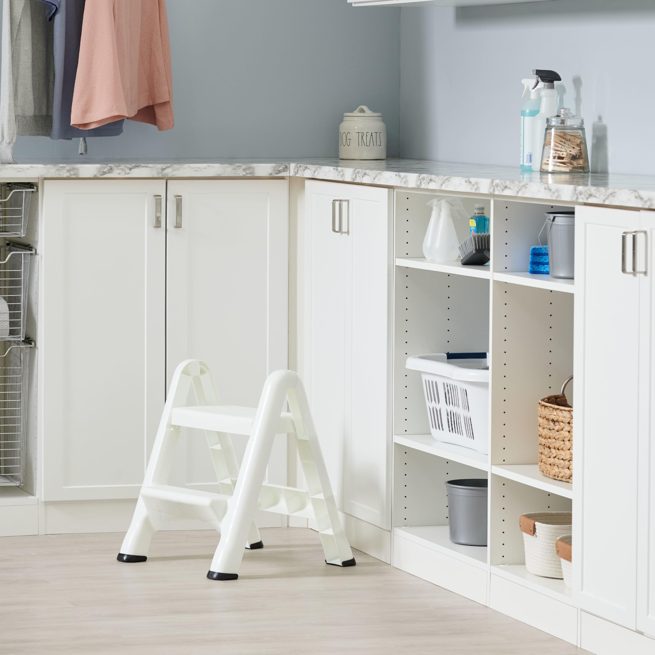 Rubbermaid 丈夫なプラスチック ラフネックステップスツール 耐荷重300ポンド ホワイト (2パック) | ラバーメイド(Rubbermaid) ステップスツール(キャスター付き