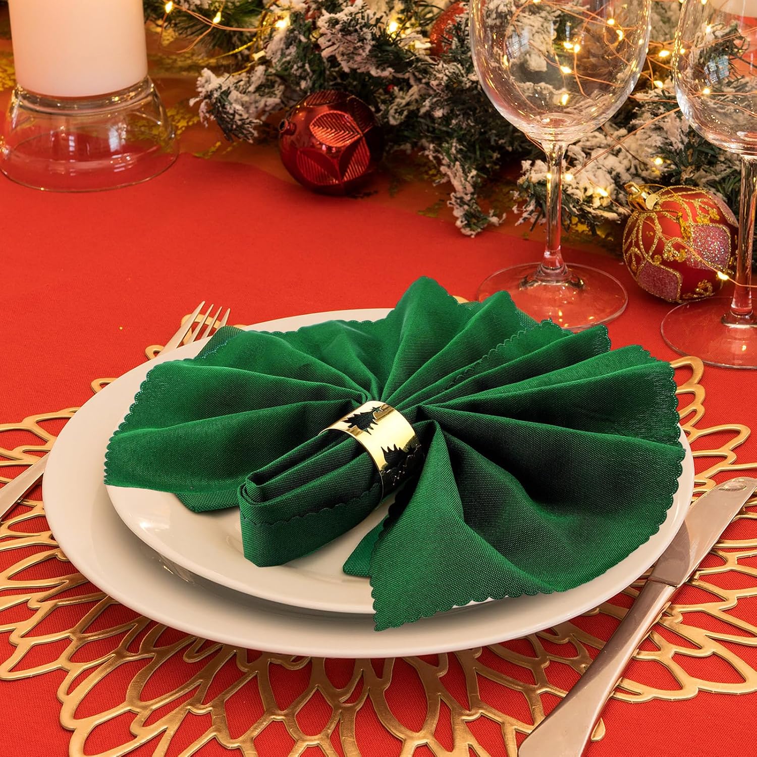 クリスマスナプキンリング24個セット 雪の結晶 クリスマスツリー中空ナプキン ゴールドホルダー クリスマスキッチンテ 【テーブルラグジュアリーホームキッチン】