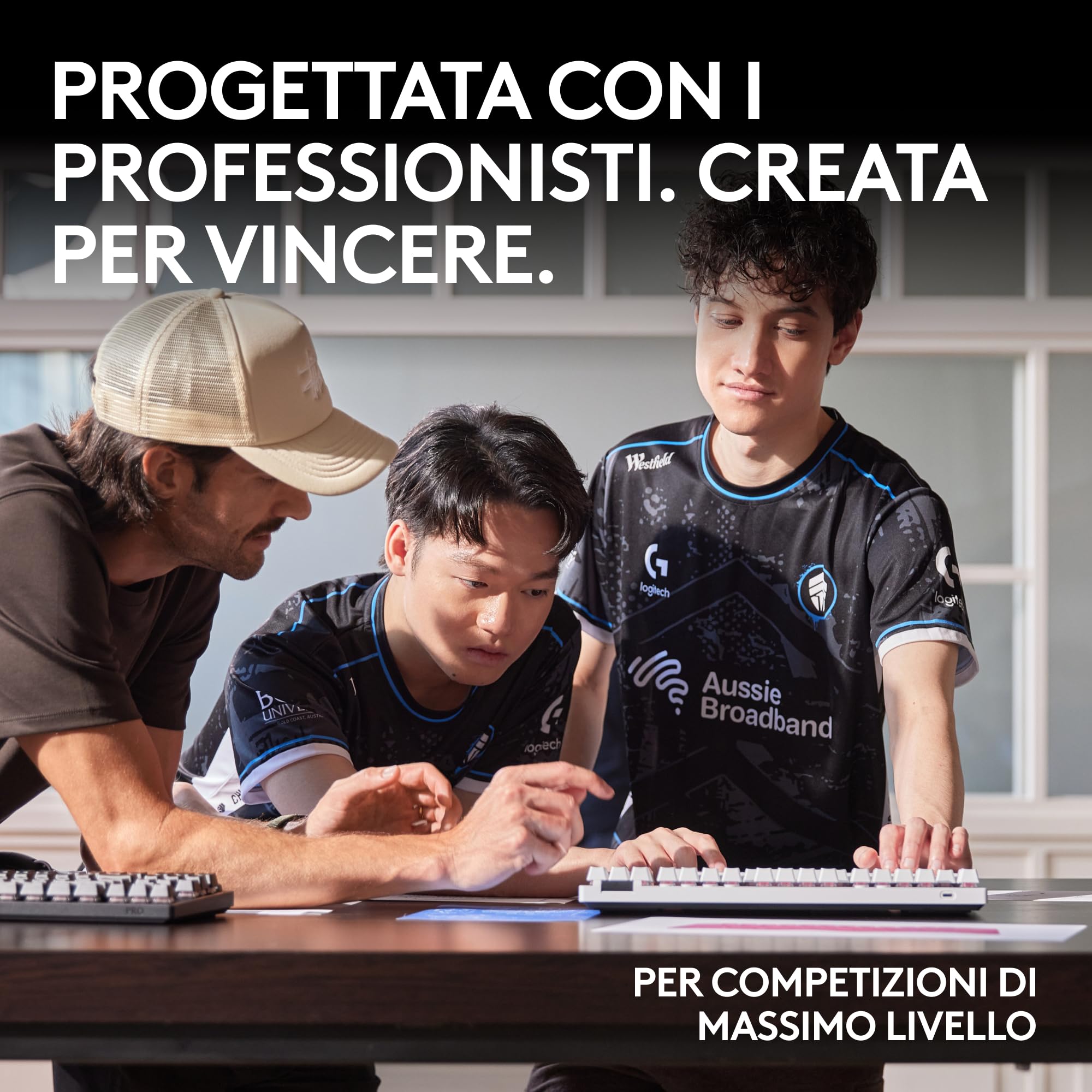 Logitech G PRO X TKL LIGHTSPEED tastiera gaming wireless, design ultraportatile senza tastierino numerico, LIGHTSYNC RGB, tasti PBT, switch tattili (GX Brown), Italiano QWERTY, PC - Nero