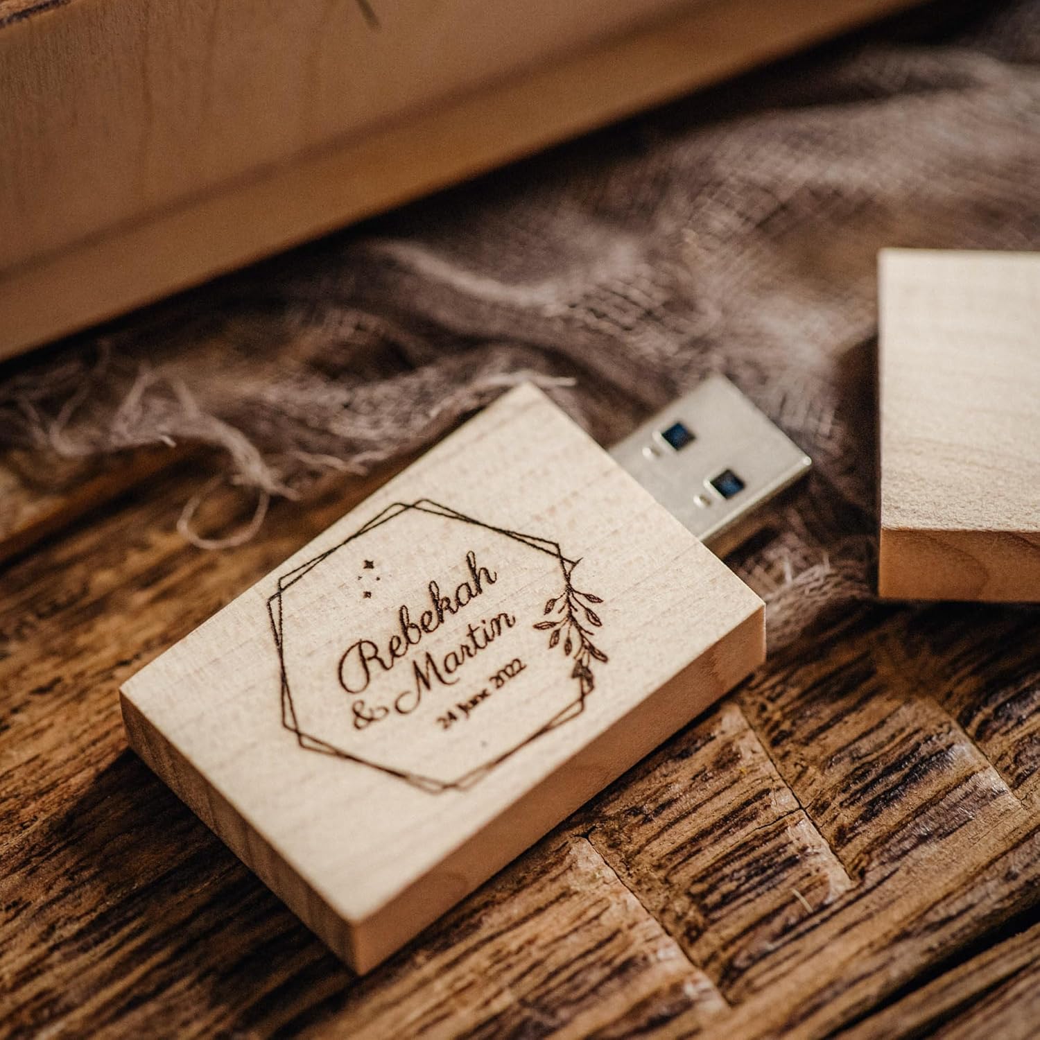 Personalized Wooden Wedding Photo Box with USB Drive (option), Wooden Photo Box for Prints, Personalized Gift for Couple (for Photo 6x8 (15x21 cm), Maple)