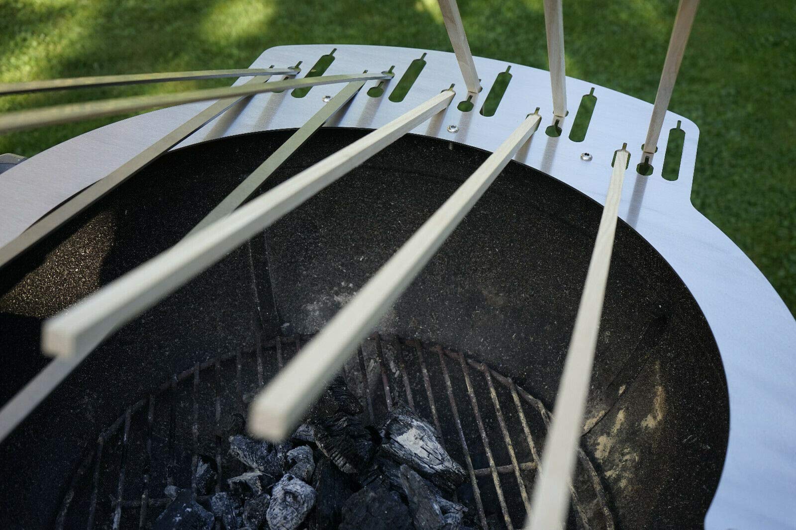 Grillaufsatz Kugelgrill Weber 47cm 57cm 5x Stockfisch Fisch Grill Spießhalter Fischhalter Griller BBQ (57cm Kugelgrill (5 Fische))