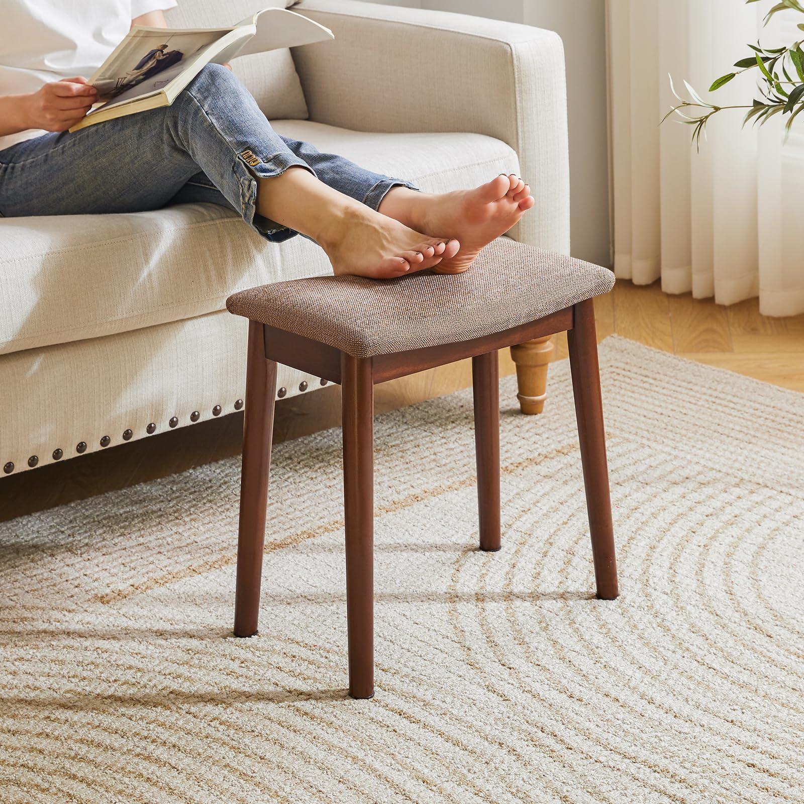 Taburete de tocador con cojín de silla de montar, taburete con patas de madera maciza, moderno banco otomano para piano, asiento tapizado para dormitorio, entrada, patas de nogal y lino marrón 4