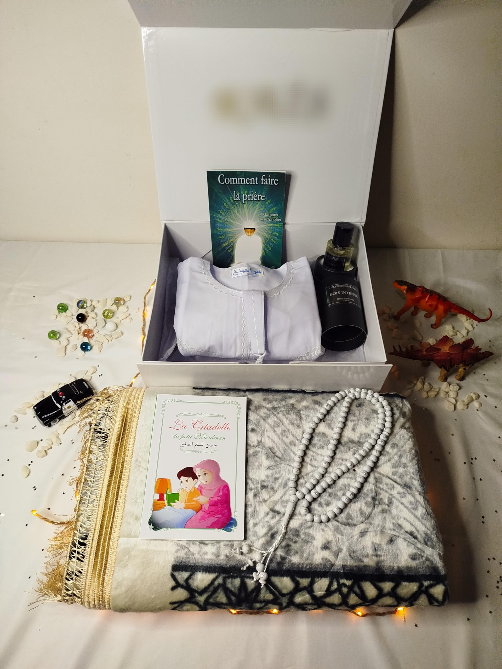 Cadeau prière garçon : coffret complet avec qamis et tapis assorti 8 ans