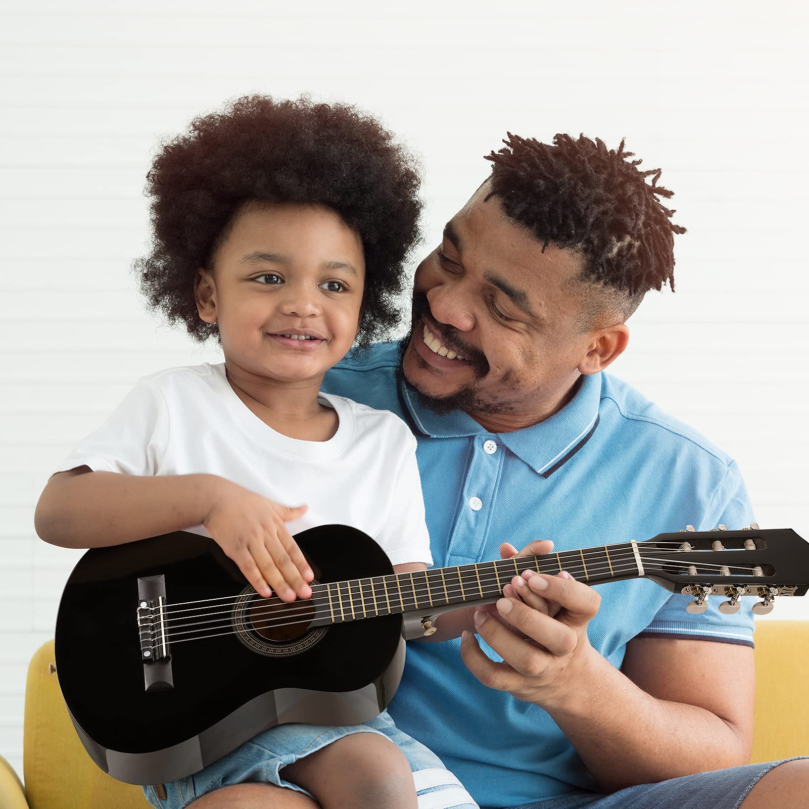 Guitarra acústica de 30 pulgadas para principiantes, niños y niñas de 1/4 tamaño junior, cuerda de nailon, guitarra clásica acústica con póster de acordes, bolsa de concierto, afinador, púas, cuerdas de nailon, cejilla, tela, correa, color negro 9