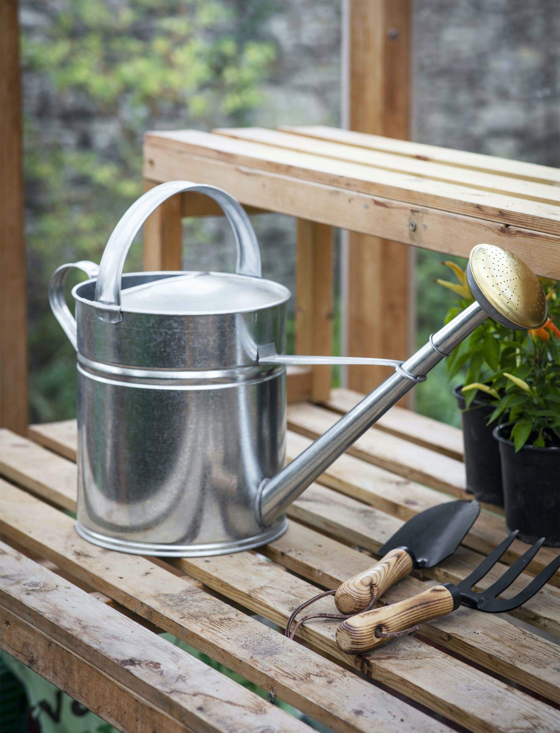 CKB LTD Gießkanne für den Außenbereich, Metall, verzinkter Stahl mit Messingrose, für große kleine Gärten, Blumen und Pflanzen, robust, rostfrei, 10 l