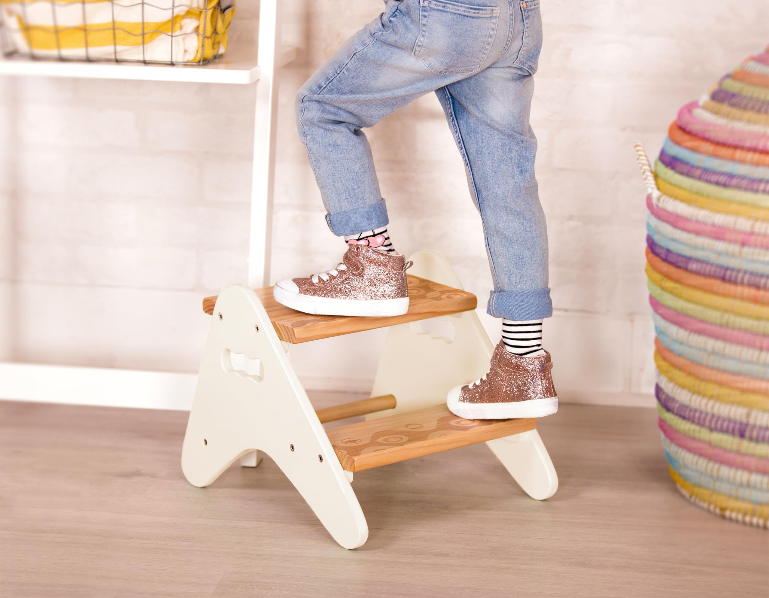 B. toys Peek-A-Boost Sgabello di legno per bambini 2 anni+