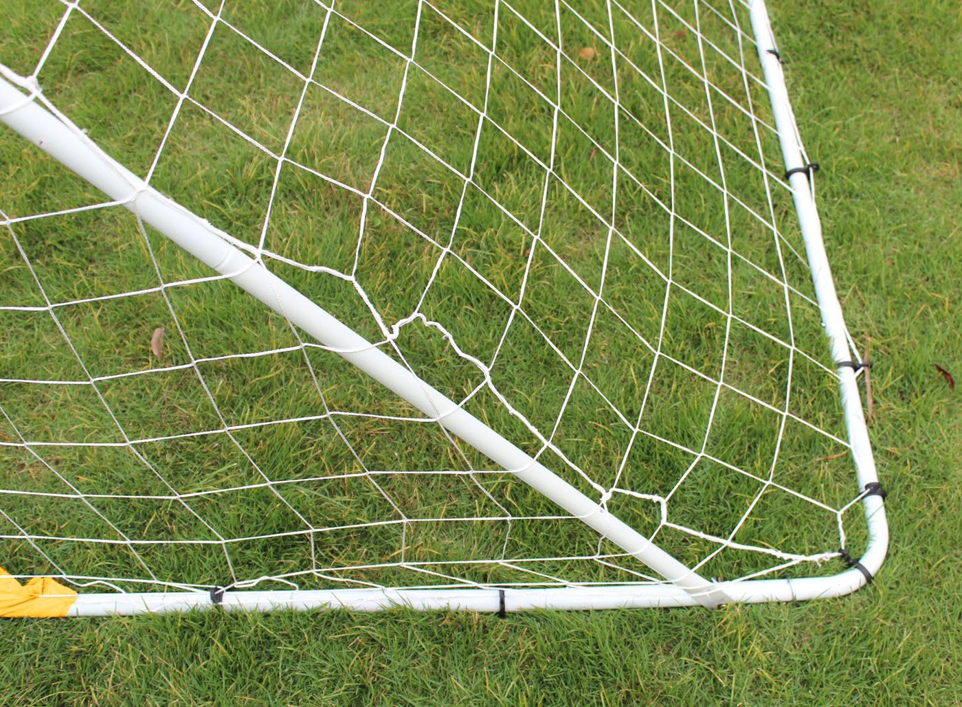 Porta da calcio portatile da 2,4 m in acciaio, per attività all'aperto, giardino, allenamento, con rete da calcio antimuffa e borsa nera per il trasporto, 240 cm