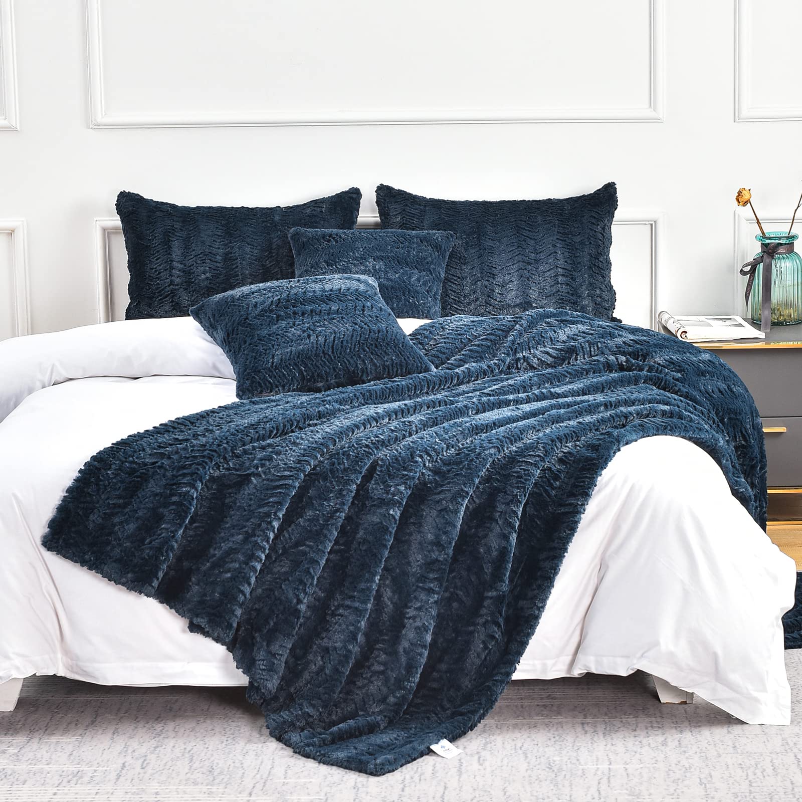 YUSOKI Luxury Faux Fur Blanket,Decorative Soft Fuzzy Fluffy Cozy Blanket Plush Furry Comfy Warm Blanket for Couch Bed Chair Sofa Women Teen Girls Men Gift(Navy Blue,Queen 90"x90")