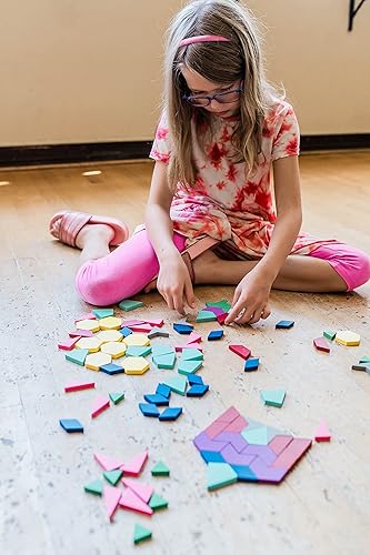 Miniatura 9 de Math for Love Bloques con patrón del siglo XXI: juego de 132 bloques de madera coloridos en ocho formas para un juego creativo de vapor en casa o