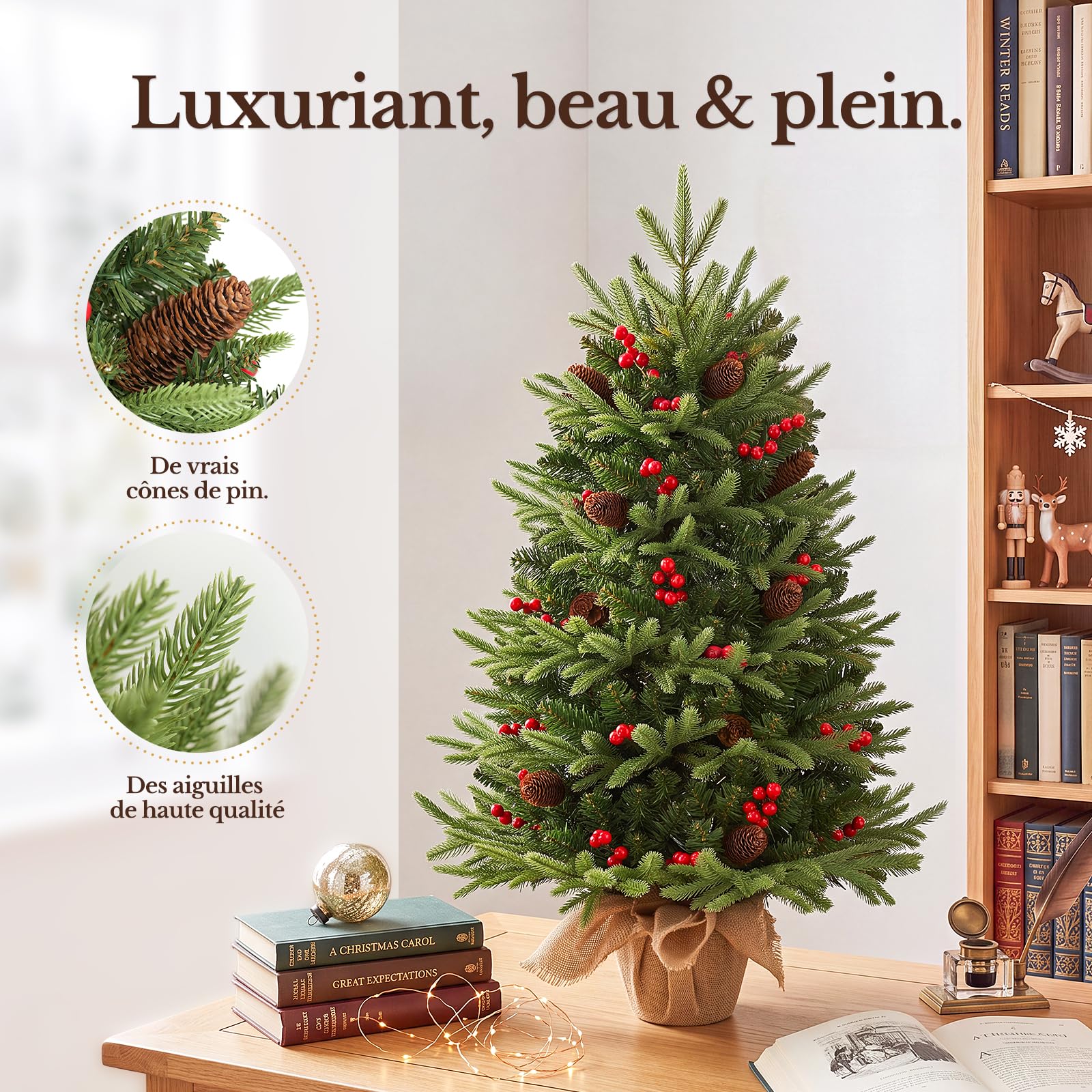 HOKEEPER Sapin de Noël artificiel de 90 cm avec LED et décoration | Sapin, aiguilles vertes en PVC, mini sapin de Noël, pommes de pin et baies, entièrement décoré