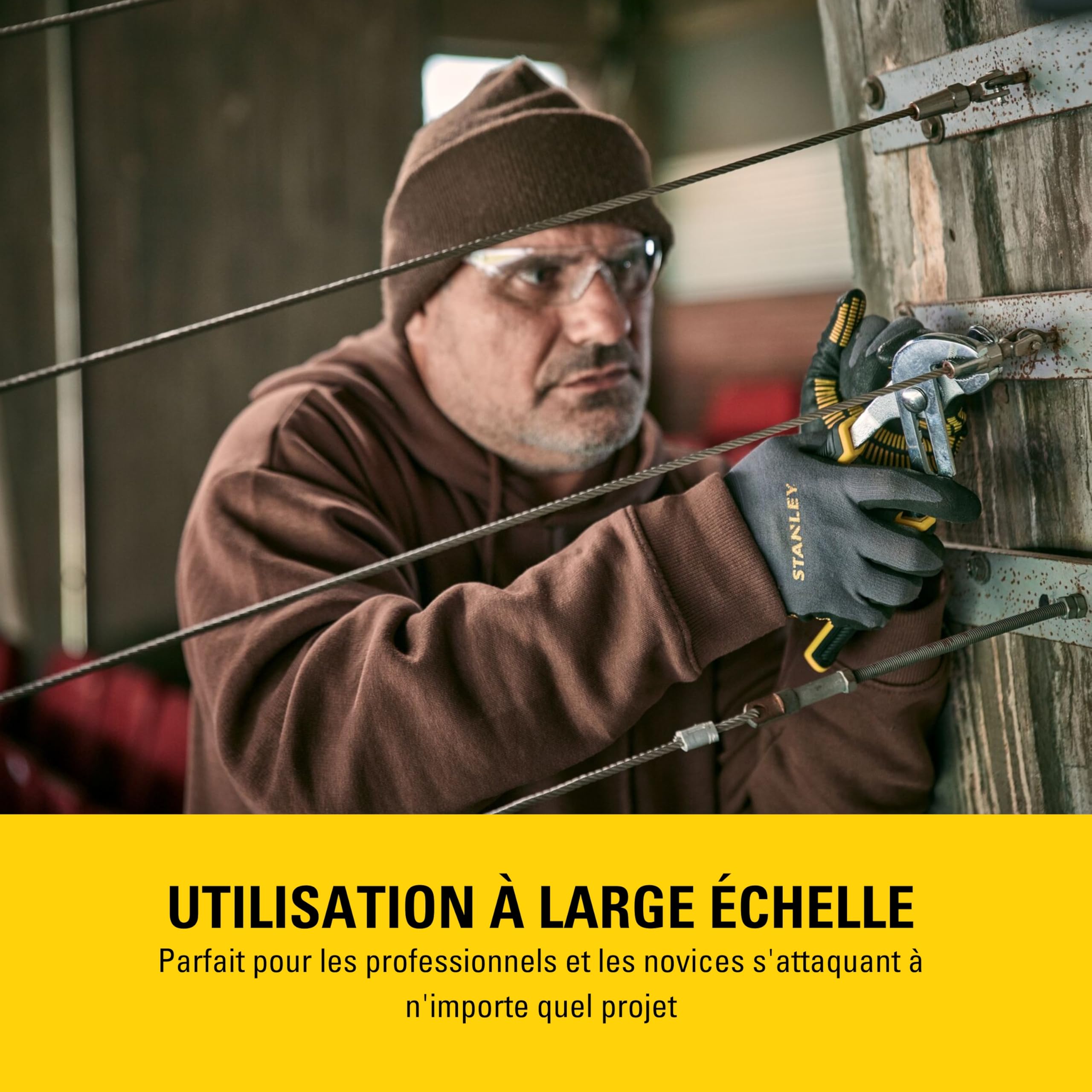 STANLEY Valise de Maintenance 142 Pièces - Pinces et Coupe-Touts, Clé à Molette, Niveau, Mesure, Tournevis, Scie à Métaux, Cutter, Marteau, Outils pour Serrage-Vissage STMT98109-1
