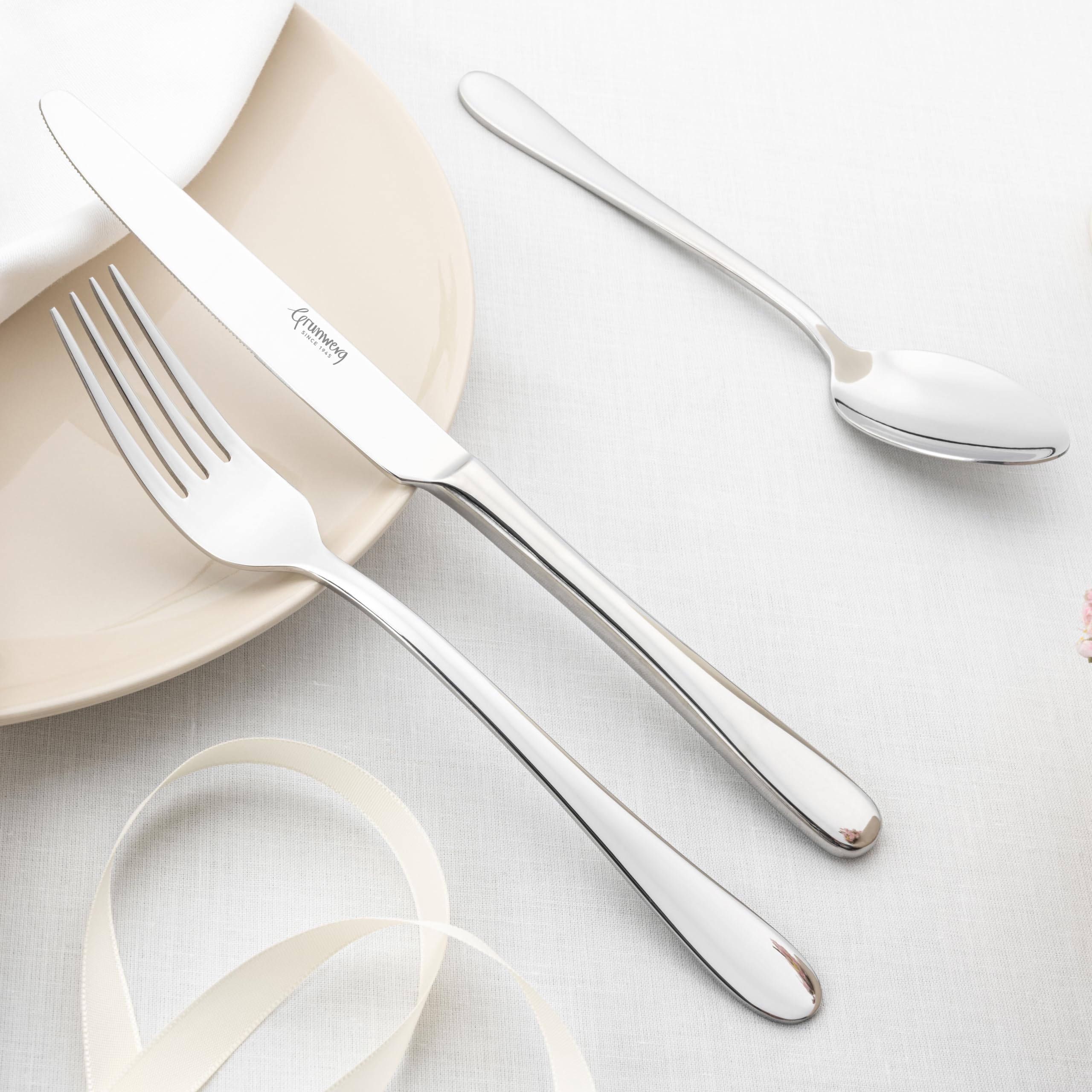 Bistro Bestekset met plastic handvat - Kampeerbestek voor 4 personen - Crème Bistro Bestekset met plastic handvat - Kampeerbestek voor 4 personen - Crème