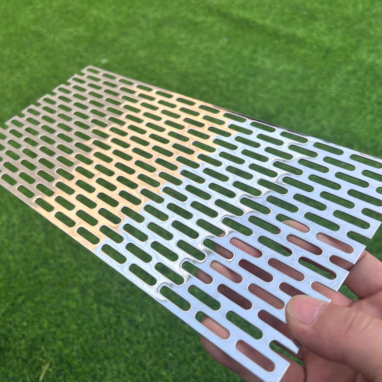Plaque perforée 300 mm x 150 mm, maille métallique déployée de 1,1 mm d'épaisseur, perforations oblongues de 5 x 20 mm environ, en acier inoxydable 304, plaque de protection, plaque décorative