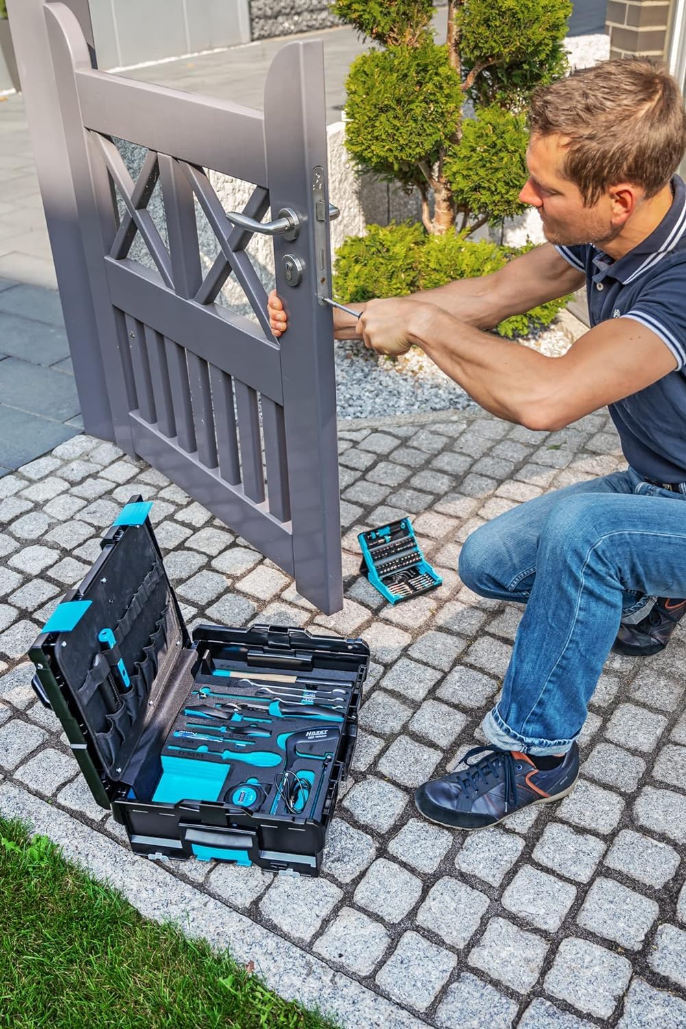 HAZET Juego de herramientas 190L-136/83 I 83 piezas, sistema patentado L-Boxx para encintar, volumen 13,3 l con zonas de etiquetado I Almacenamiento y transporte de herramientas de calidad'.