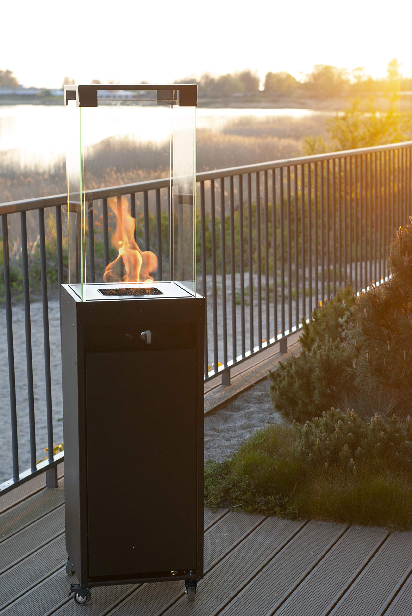 Planika - Faro - Gartenkamin Aussenkamin Terrasse Balkon Kamin Feuerstelle Outdoor Terrassenkamin Gaskamin Kamin Outdoor - bis zu 8 kW - Angetrieben Durch LPG - Eingebaute Rollen - Brenndauer 55 Std