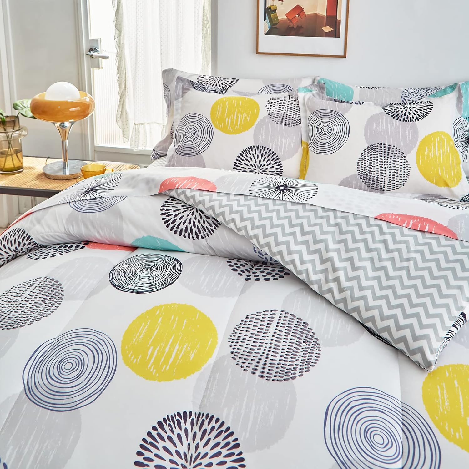 3 Piece Comforter Set, Queen Size Printed Bedding Set with 2 Pillow Shams, Soft & Reversible Design for All-Season Use, Machine Washable Home Decor